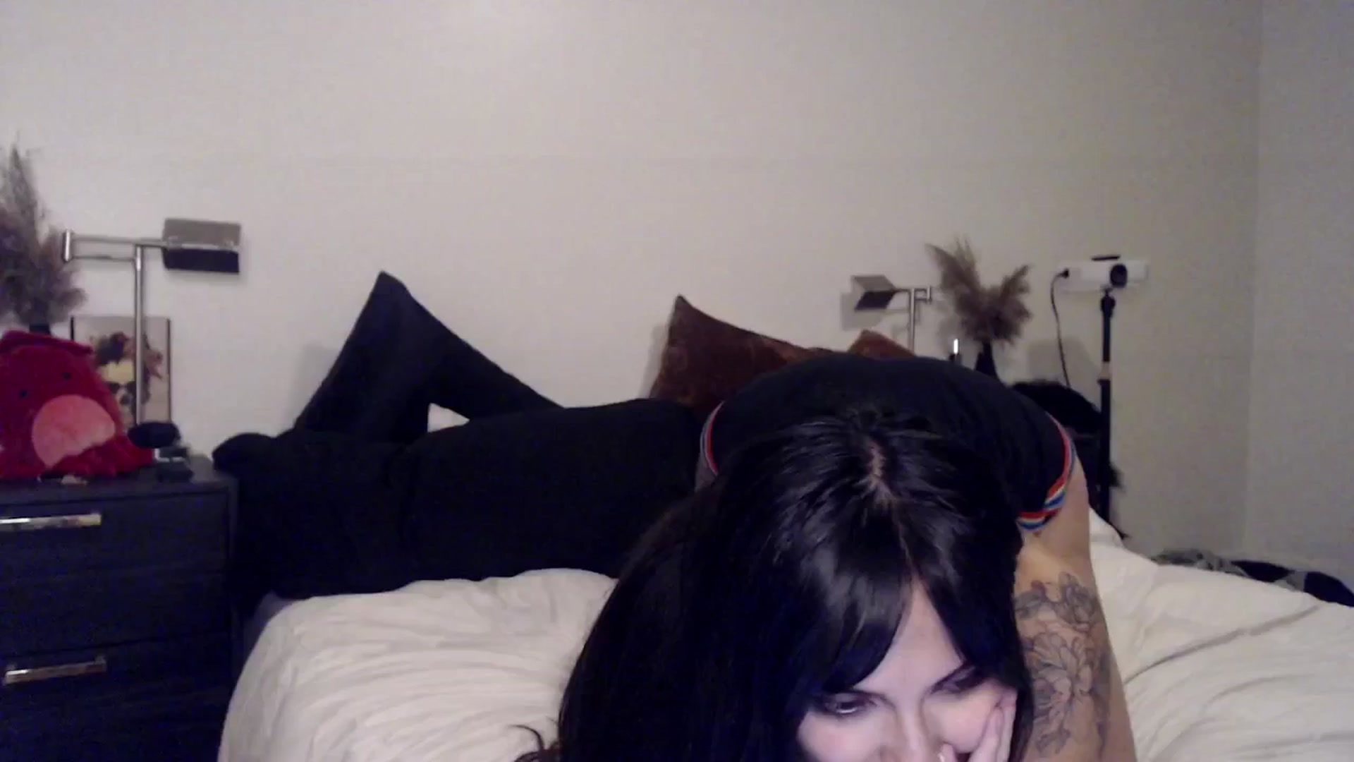 Gallery image thumbnail from Lil_bunniii's myfreecams stream on, 08/30/2024, 07:14 image 1 of 20