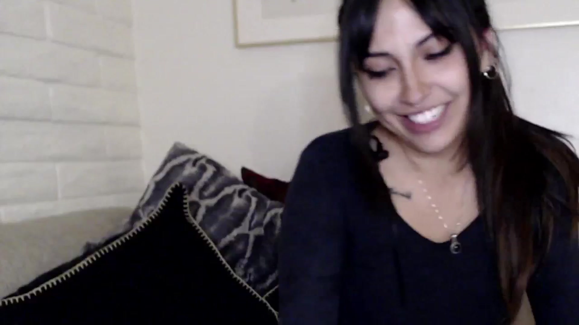 Gallery image thumbnail from Lil_bunniii's myfreecams stream on, 10/17/2024, 06:17 image 12 of 20