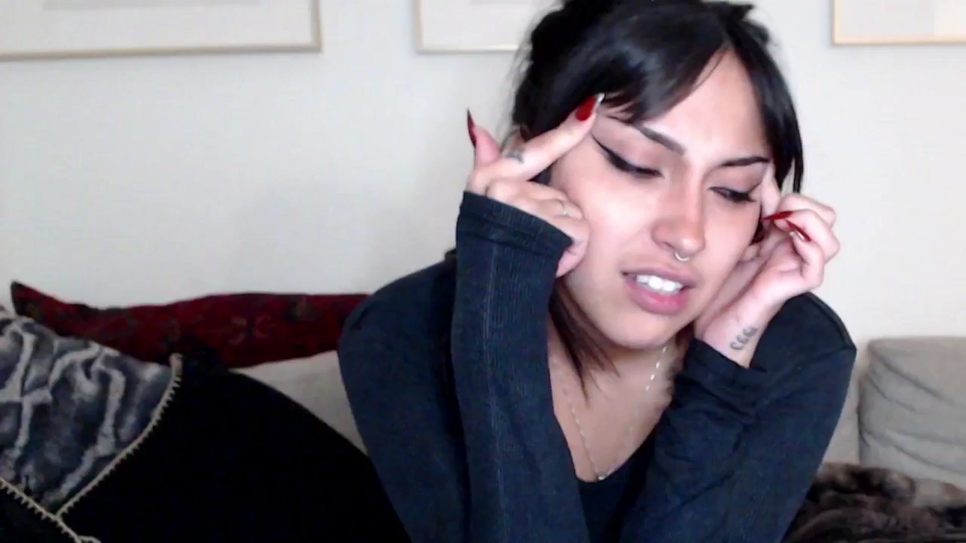 Gallery image thumbnail from Lil_bunniii's myfreecams stream on, 10/17/2024, 06:17 image 6 of 20