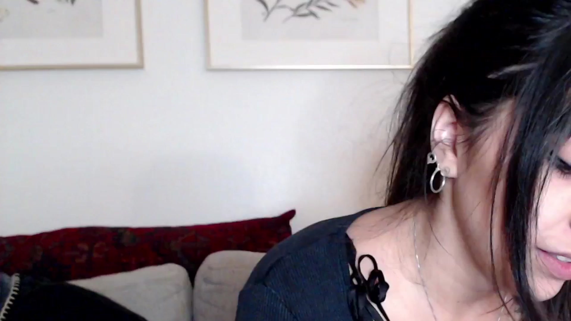 Gallery image thumbnail from Lil_bunniii's myfreecams stream on, 10/17/2024, 06:17 image 1 of 20