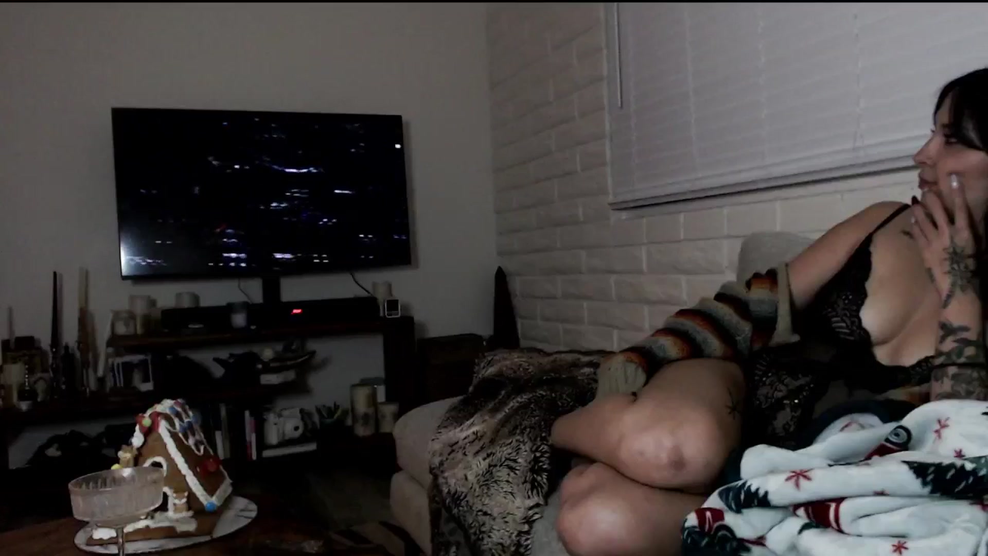Gallery image thumbnail from Lil_bunniii's myfreecams stream on, 12/16/2024, 05:34 image 8 of 20