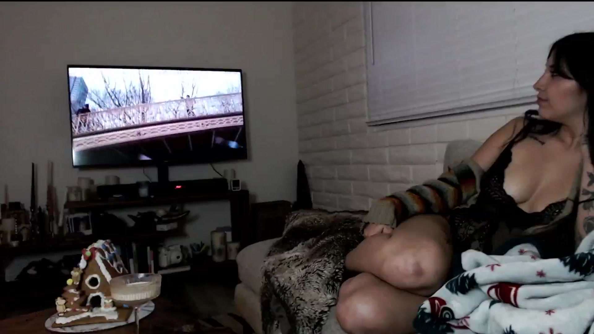 Gallery image thumbnail from Lil_bunniii's myfreecams stream on, 12/16/2024, 05:34 image 3 of 20