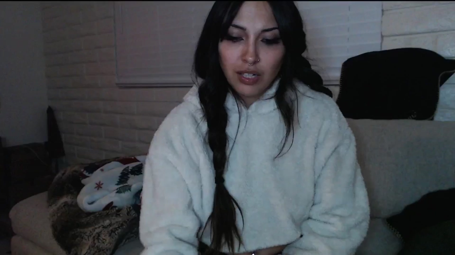 Gallery image thumbnail from Lil_bunniii's myfreecams stream on, 12/19/2024, 08:46 image 19 of 20