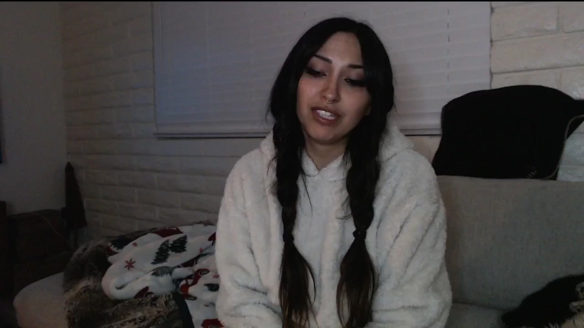 Gallery image thumbnail from Lil_bunniii's myfreecams stream on, 12/19/2024, 08:46 image 14 of 20