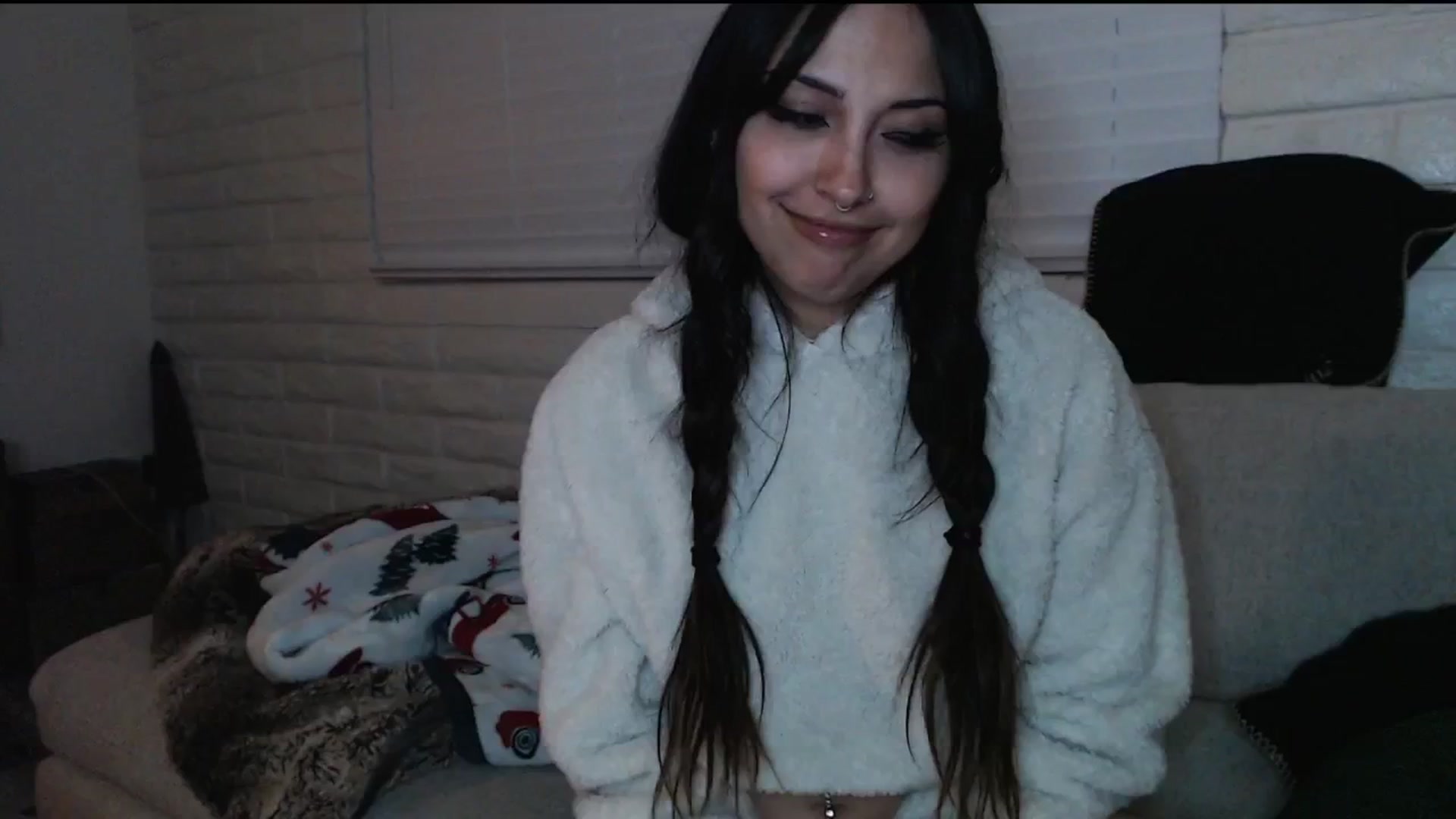 Gallery image thumbnail from Lil_bunniii's myfreecams stream on, 12/19/2024, 08:46 image 18 of 20