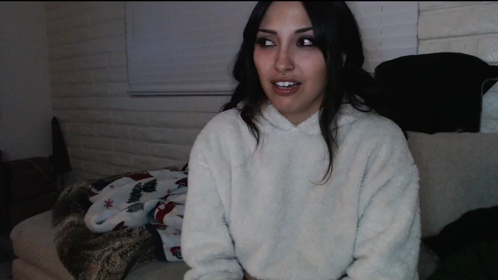 Gallery image thumbnail from Lil_bunniii's myfreecams stream on, 12/19/2024, 09:30 image 5 of 20