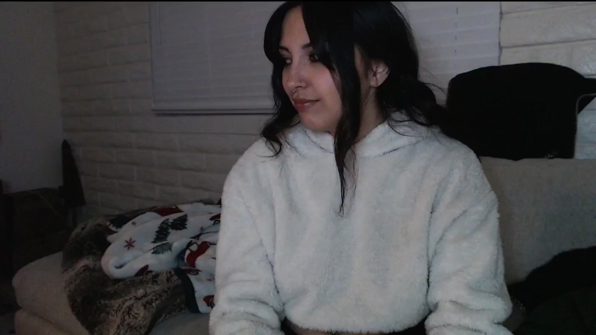 Gallery image thumbnail from Lil_bunniii's myfreecams stream on, 12/19/2024, 09:30 image 4 of 20