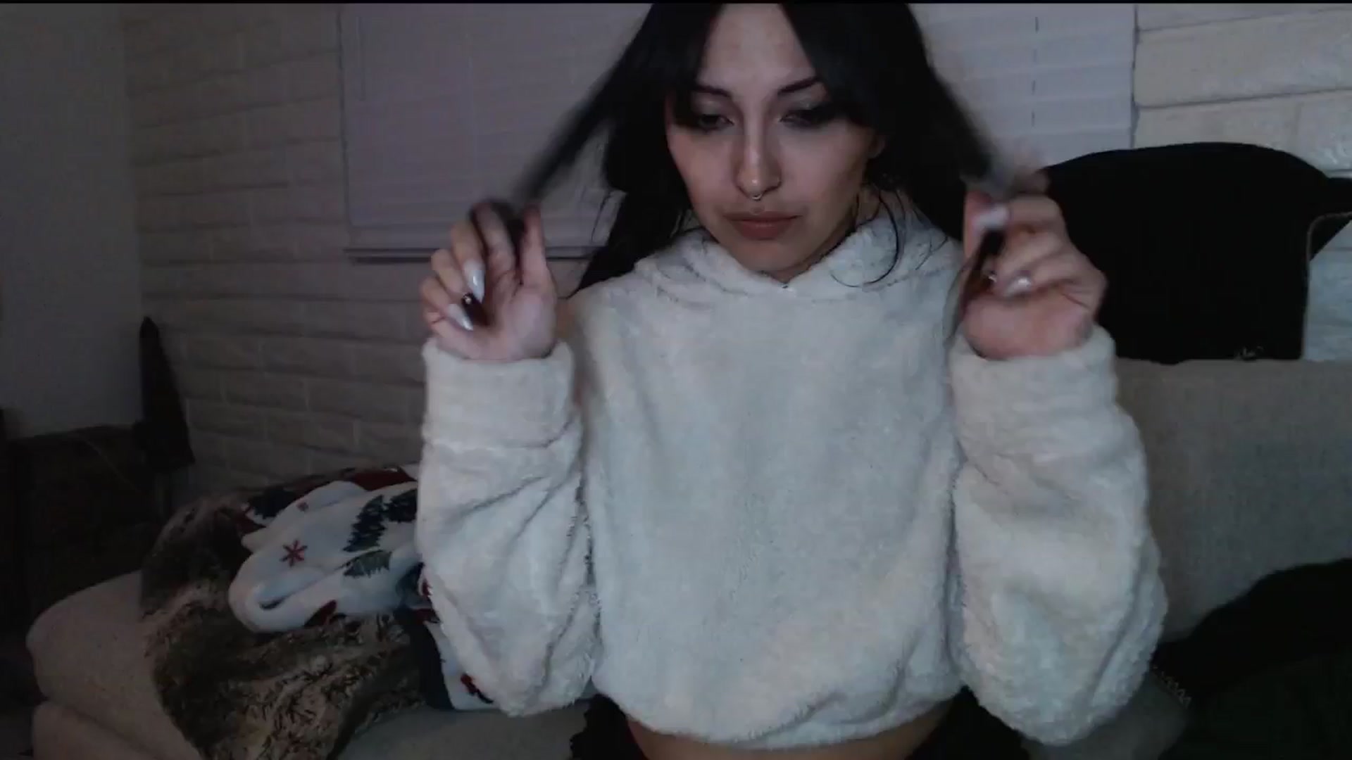 Gallery image thumbnail from Lil_bunniii's myfreecams stream on, 12/19/2024, 09:30 image 1 of 20