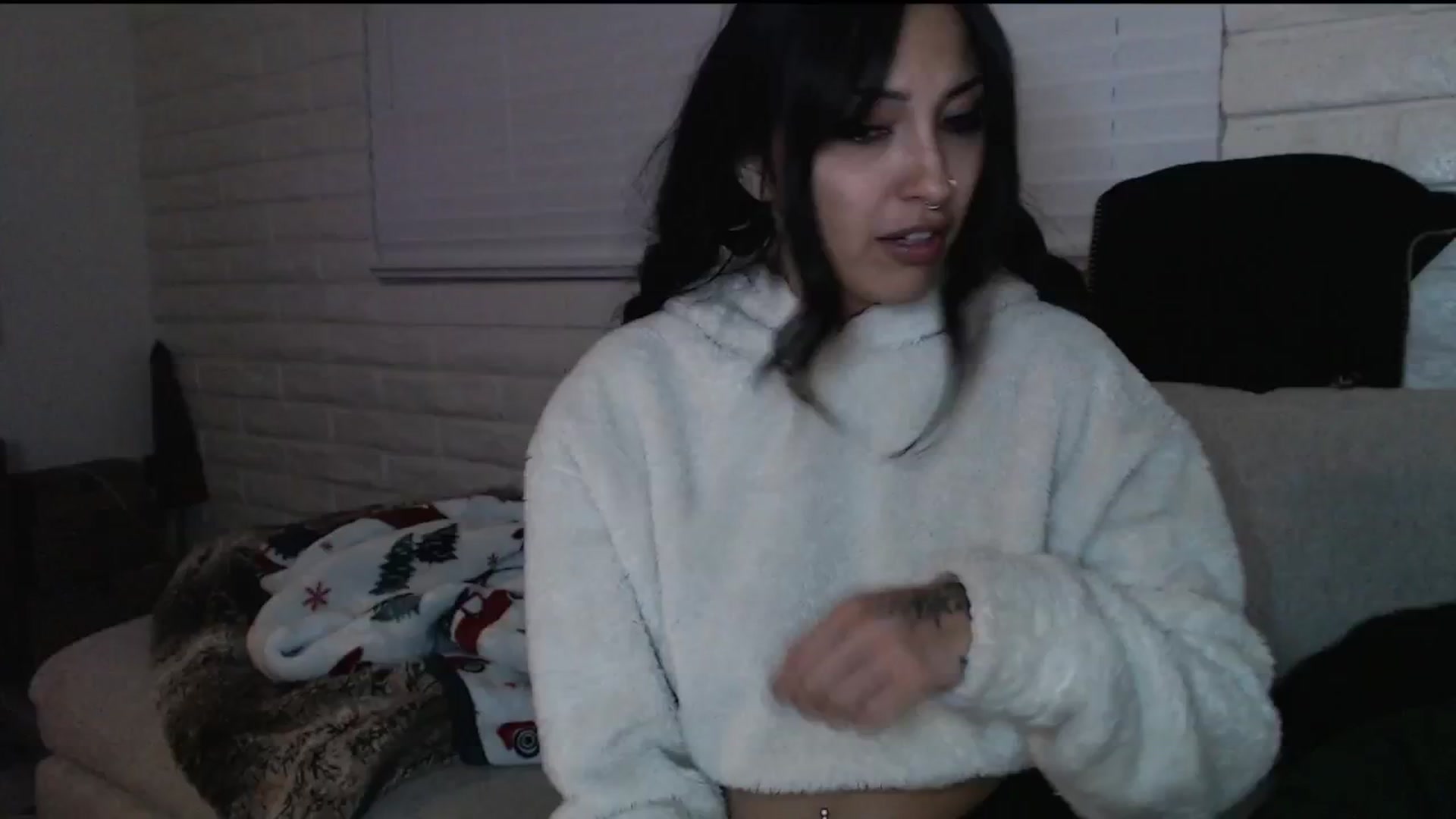 Gallery image thumbnail from Lil_bunniii's myfreecams stream on, 12/19/2024, 09:30 image 2 of 20
