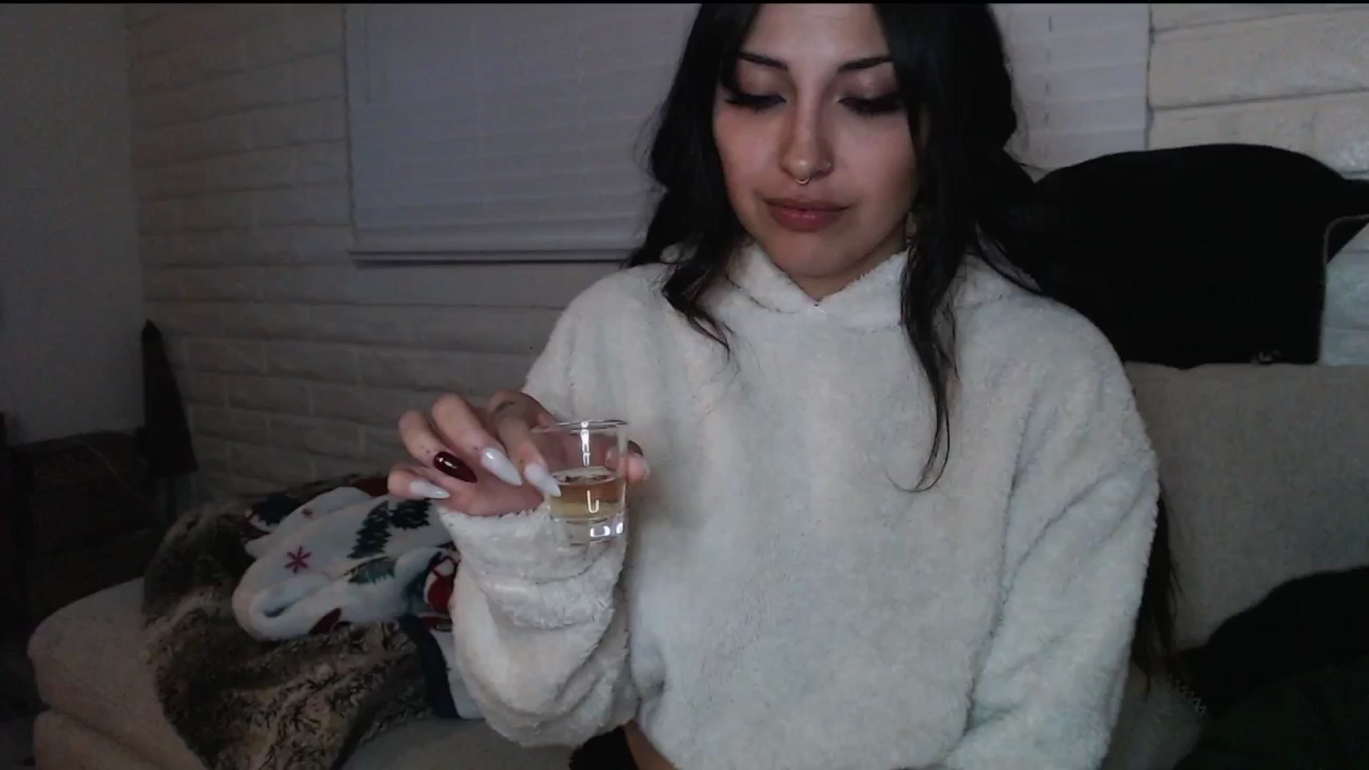 Gallery image thumbnail from Lil_bunniii's myfreecams stream on, 12/19/2024, 09:30 image 6 of 20