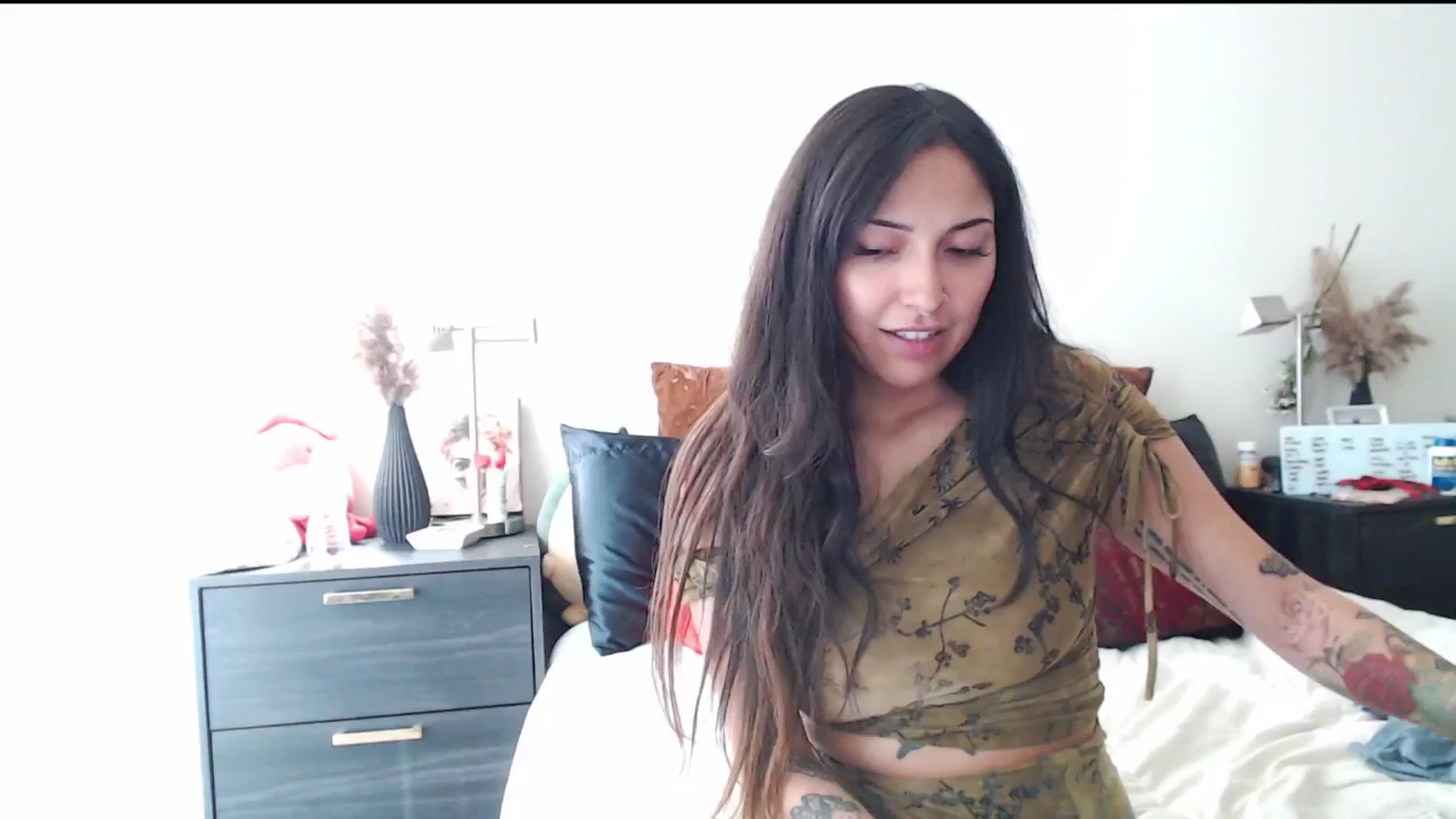 Gallery image thumbnail from Lil_bunniii's myfreecams stream on, 12/31/2024, 23:43 image 14 of 20