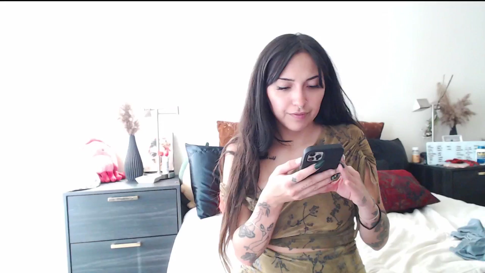 Gallery image thumbnail from Lil_bunniii's myfreecams stream on, 12/31/2024, 23:43 image 15 of 20