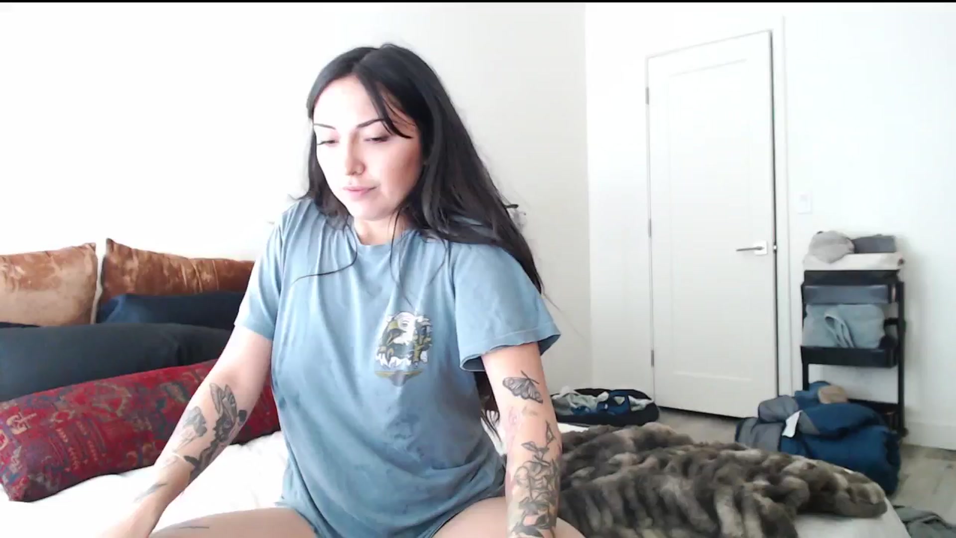 Gallery image thumbnail from Lil_bunniii's myfreecams stream on, 12/31/2024, 23:43 image 1 of 20