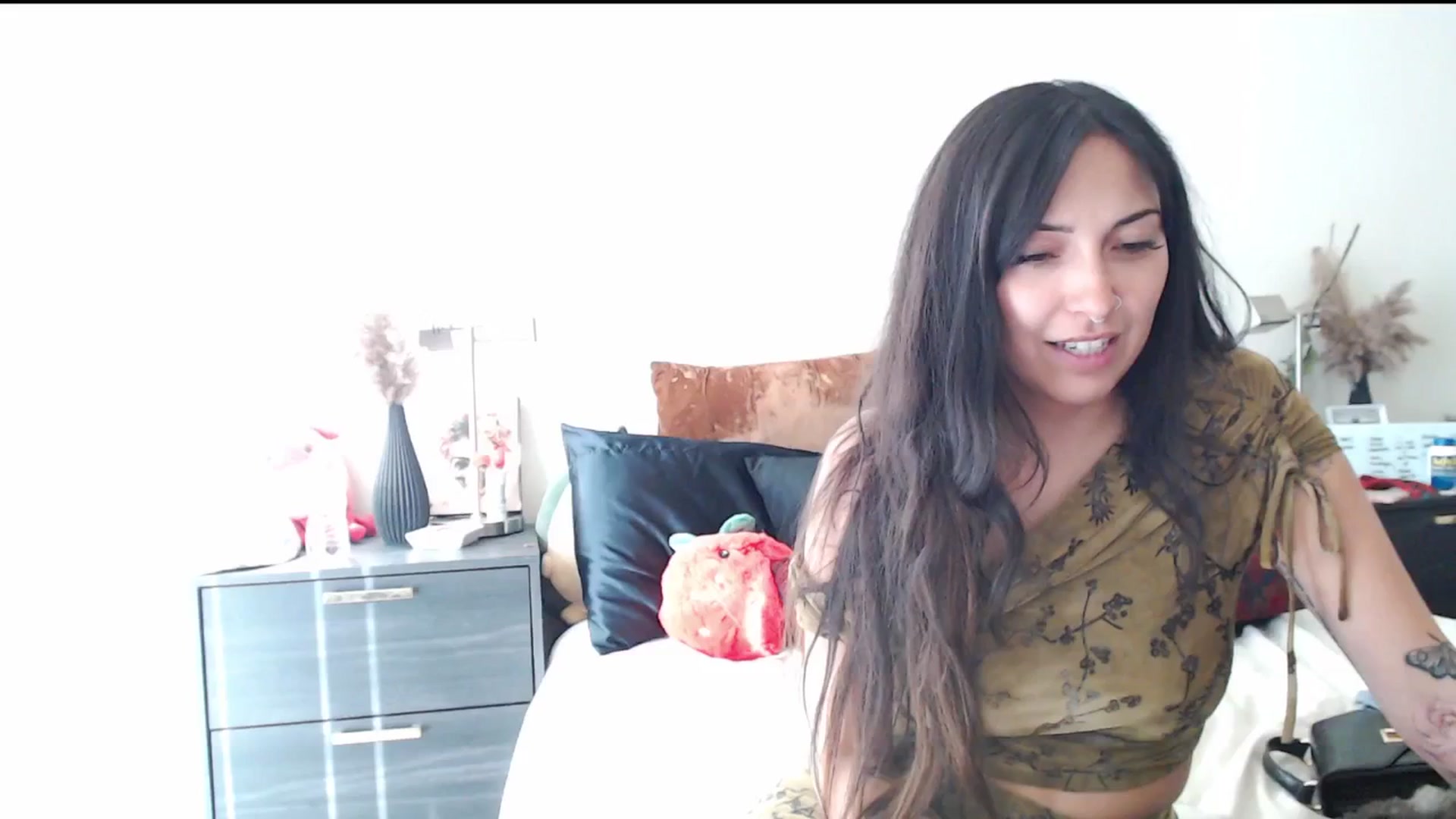 Gallery image thumbnail from Lil_bunniii's myfreecams stream on, 12/31/2024, 23:43 image 7 of 20