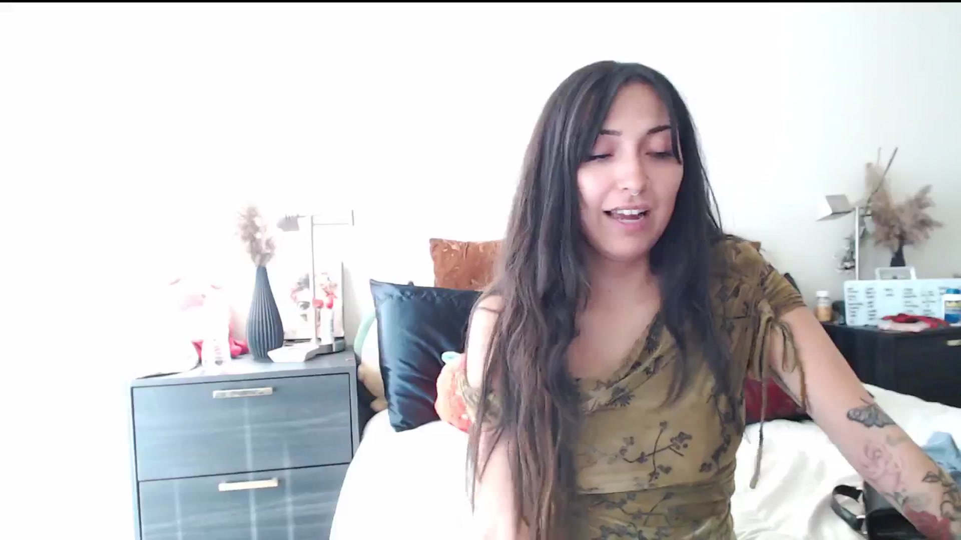 Gallery image thumbnail from Lil_bunniii's myfreecams stream on, 12/31/2024, 23:43 image 12 of 20