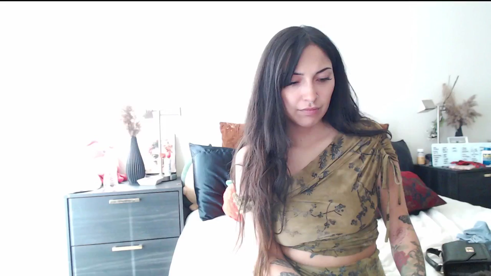 Gallery image thumbnail from Lil_bunniii's myfreecams stream on, 12/31/2024, 23:43 image 13 of 20