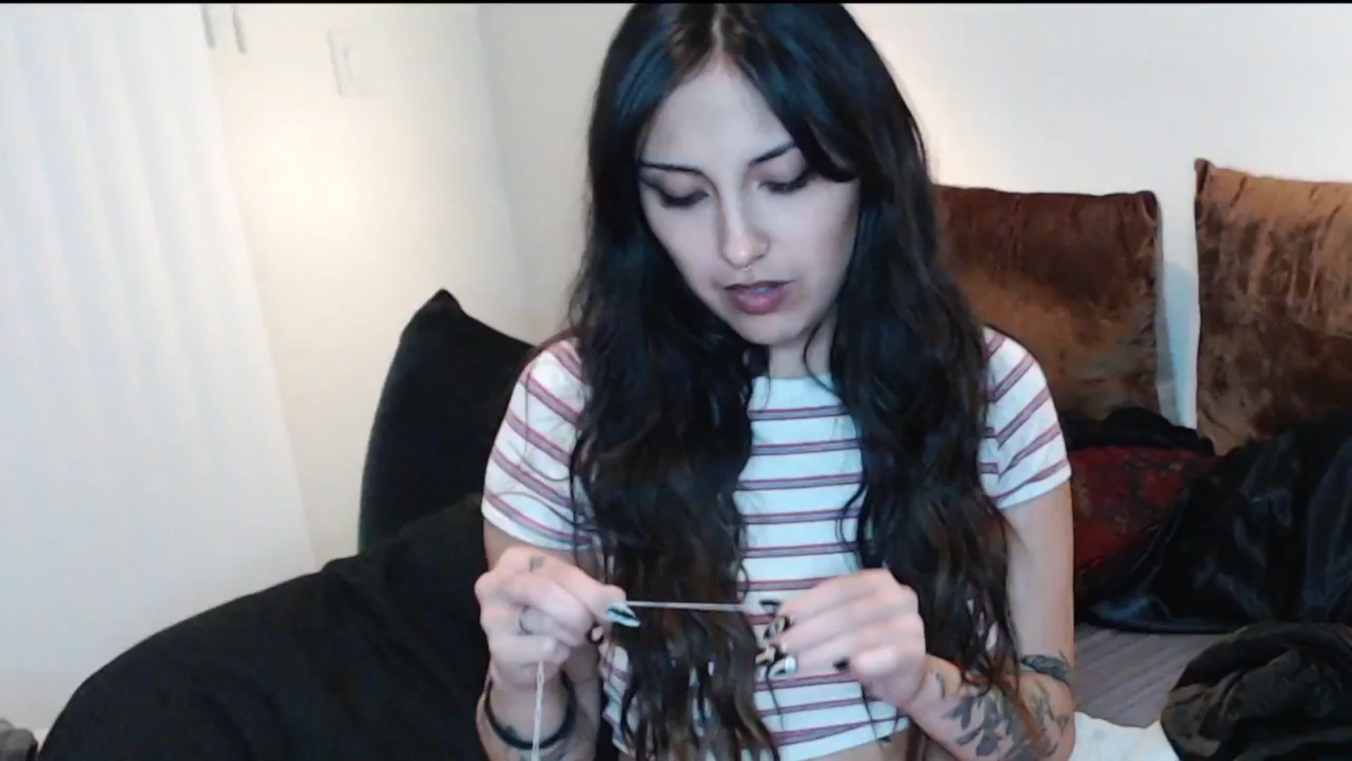 Gallery image thumbnail from Lil_bunniii's myfreecams stream on, 01/17/2025, 08:25 image 18 of 20