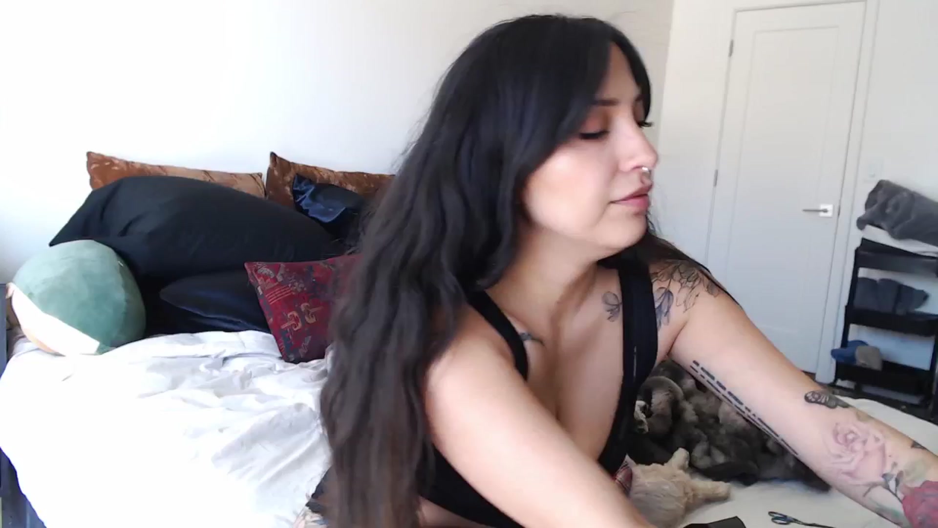 Gallery image thumbnail from Lil_bunniii's myfreecams stream on, 01/23/2025, 20:09 image 18 of 20