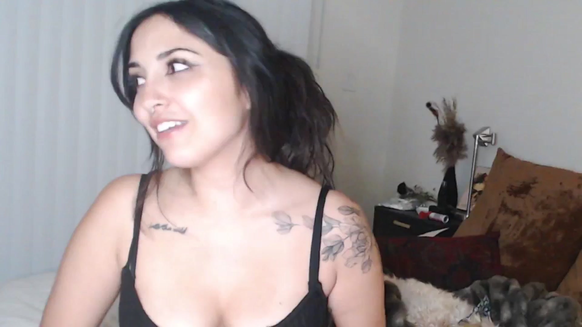 Gallery image thumbnail from Lil_bunniii's myfreecams stream on, 03/29/2025, 08:27 image 6 of 20