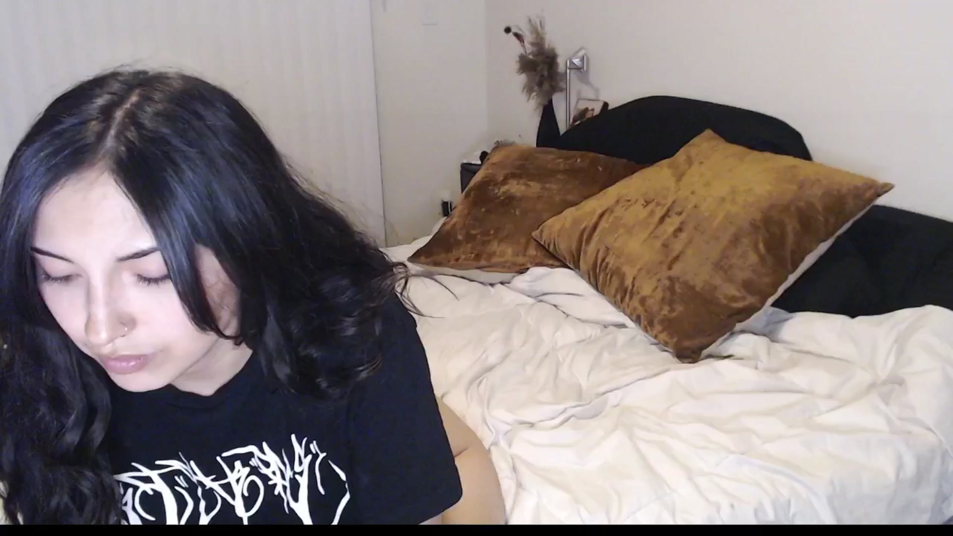 Gallery image thumbnail from Lil_bunniii's myfreecams stream on, 04/14/2025, 07:46 image 6 of 20