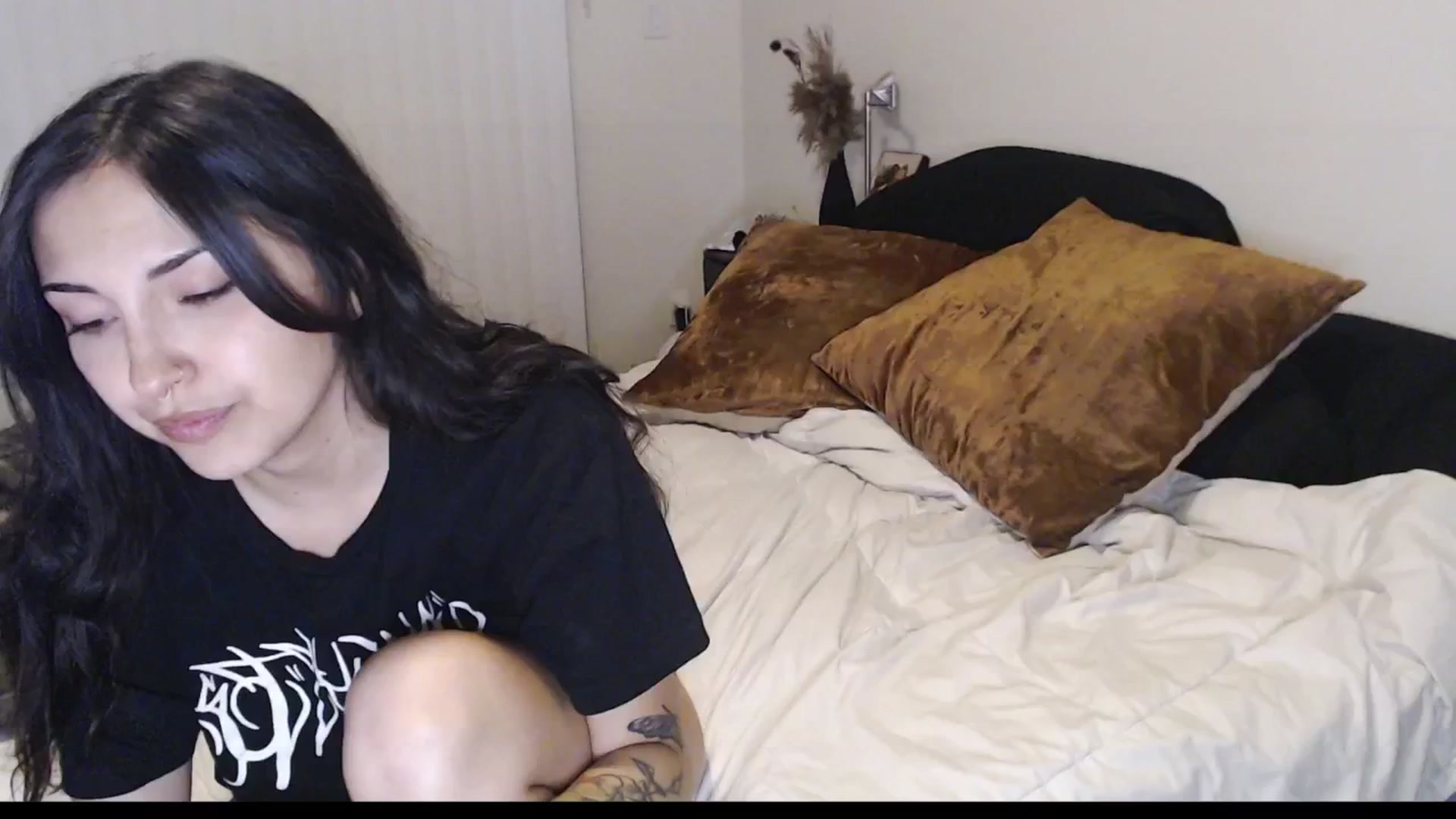 Gallery image thumbnail from Lil_bunniii's myfreecams stream on, 04/14/2025, 07:46 image 17 of 20