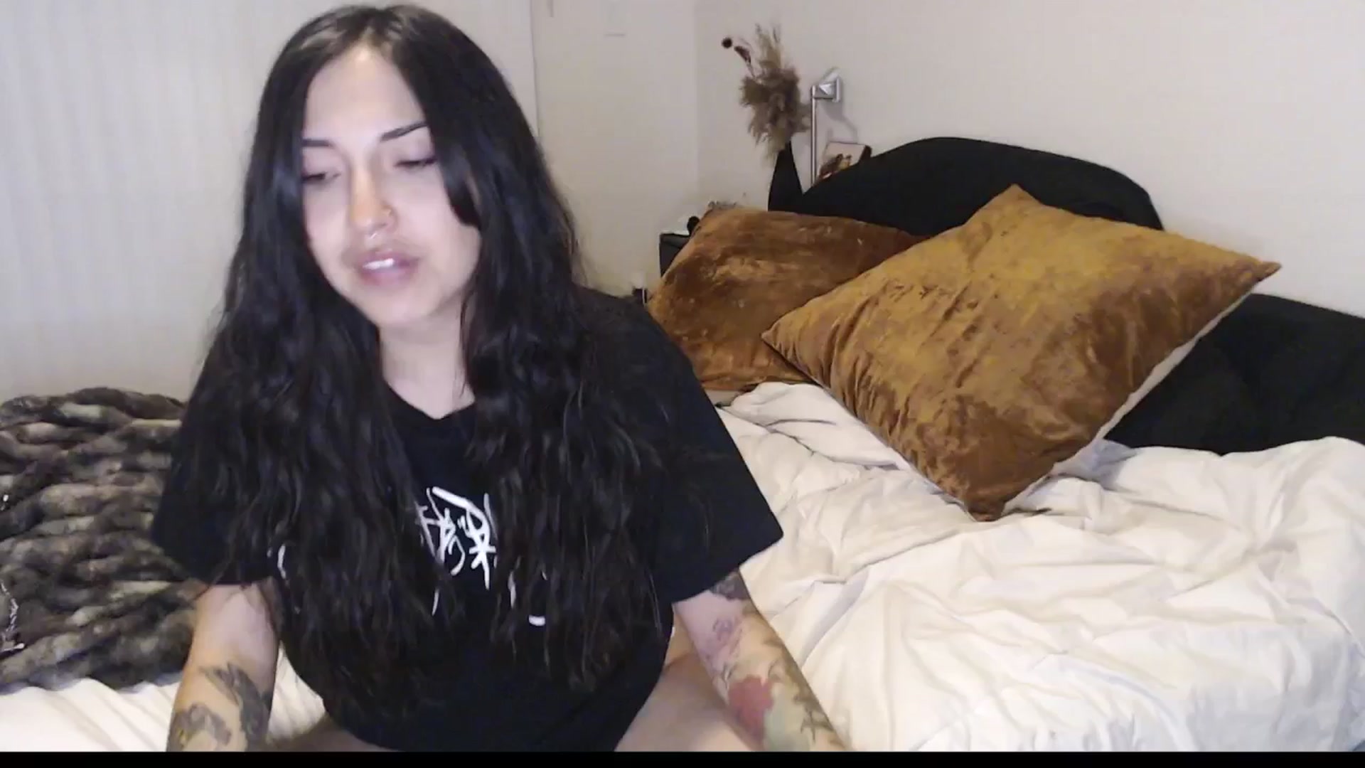 Gallery image thumbnail from Lil_bunniii's myfreecams stream on, 04/14/2025, 07:46 image 7 of 20