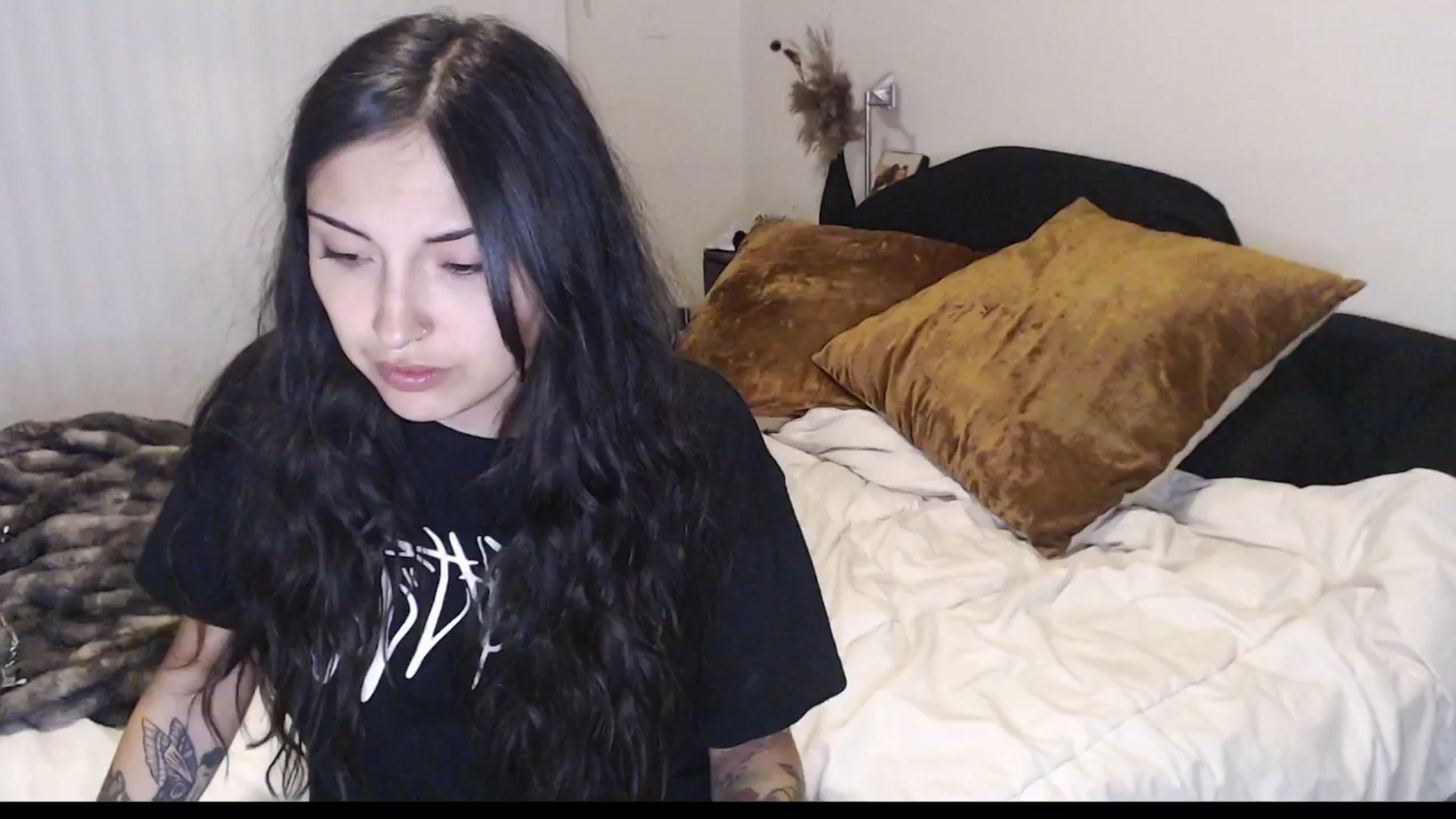 Gallery image thumbnail from Lil_bunniii's myfreecams stream on, 04/14/2025, 07:46 image 12 of 20