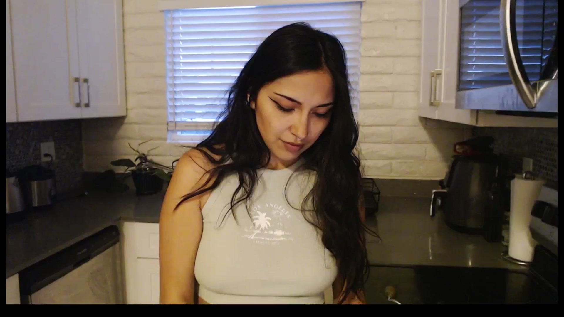 Gallery image thumbnail from Lil_bunniii's myfreecams stream on, 05/04/2025, 03:04 image 12 of 20