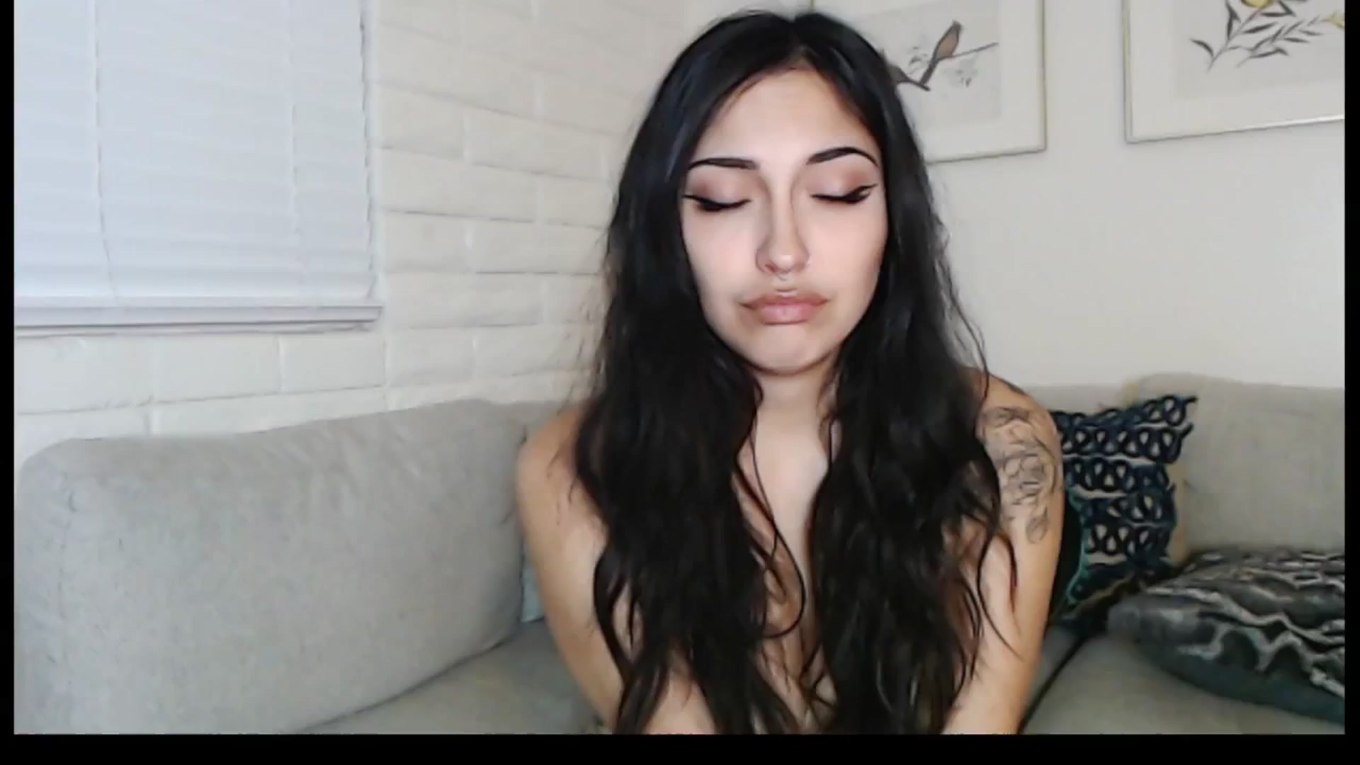 Gallery image thumbnail from Lil_bunniii's myfreecams stream on, 05/05/2025, 03:05 image 8 of 20