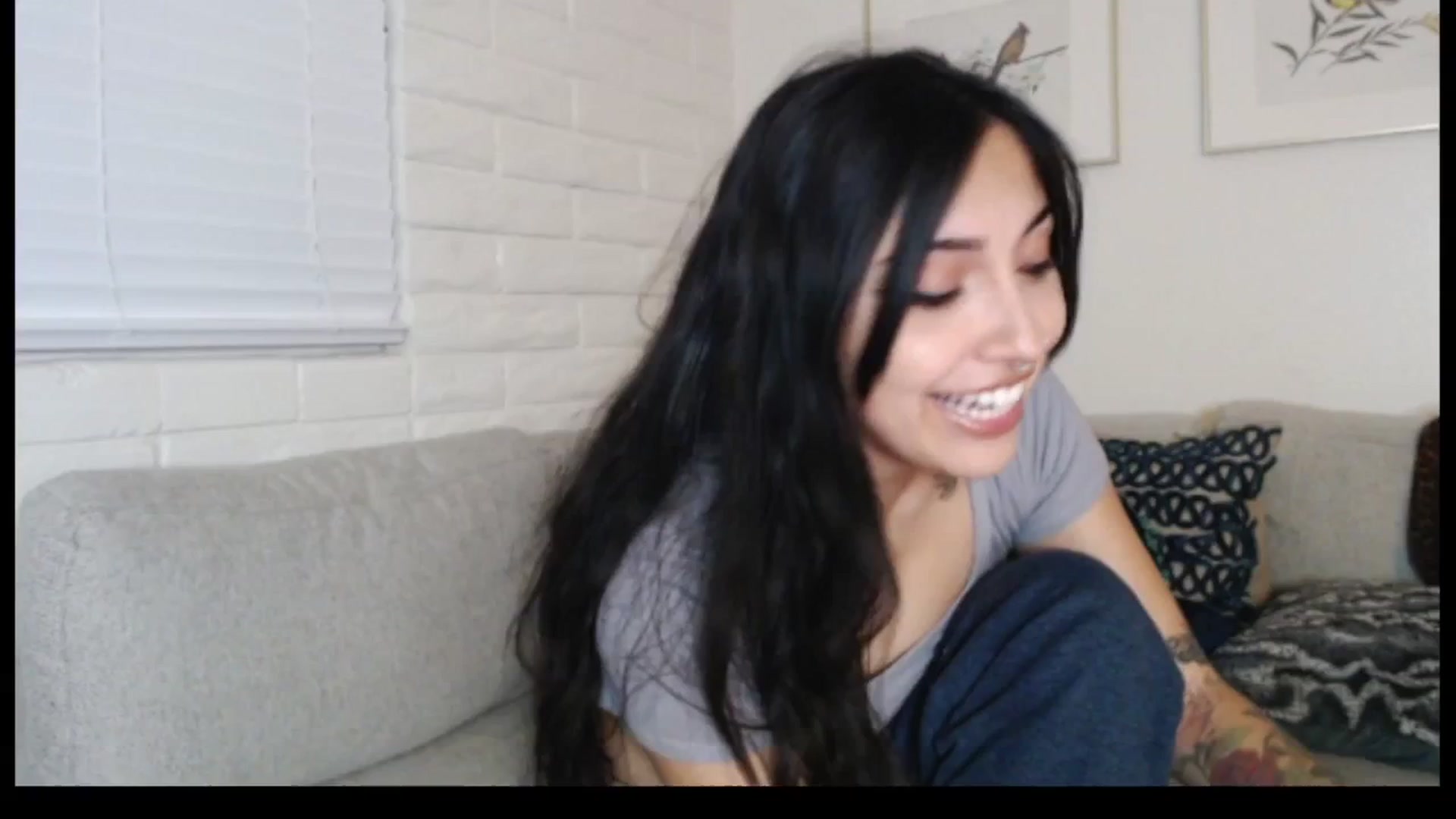 Gallery image thumbnail from Lil_bunniii's myfreecams stream on, 05/05/2025, 03:05 image 19 of 20