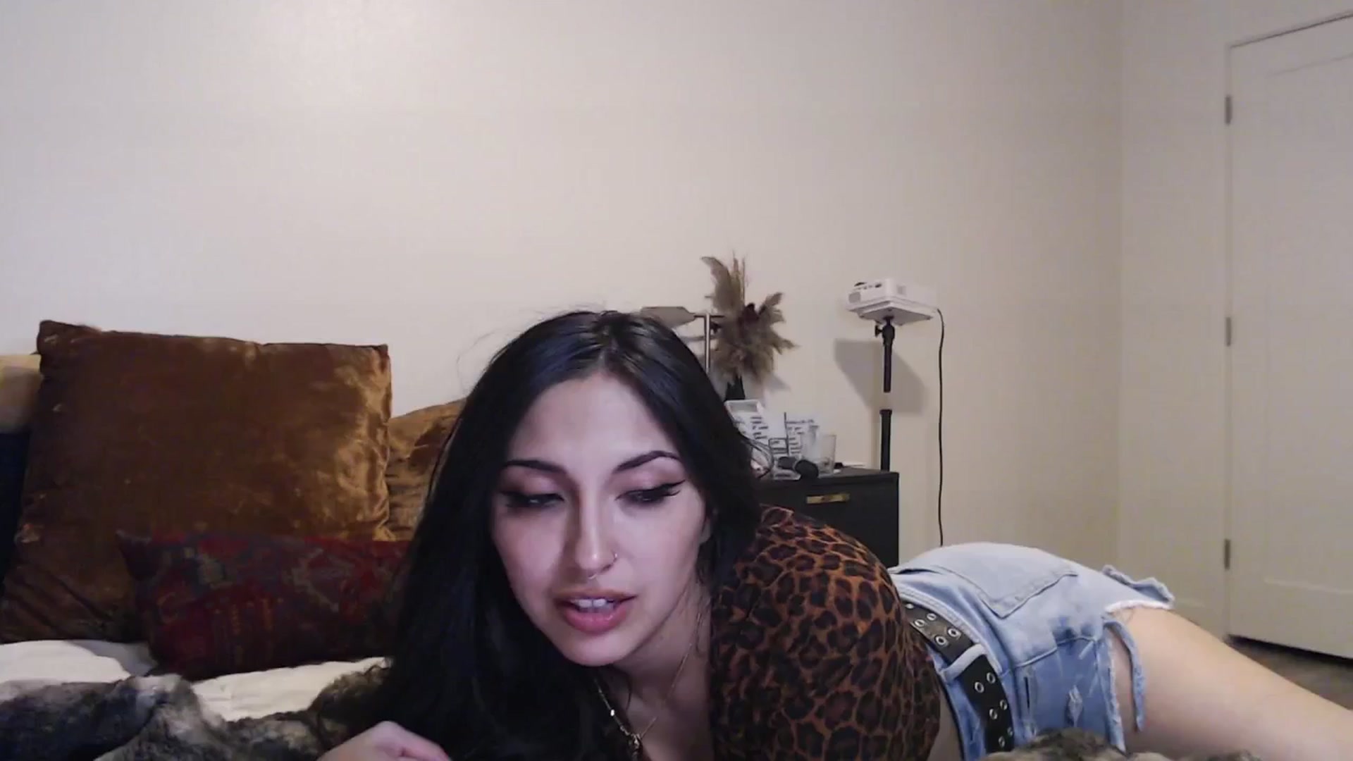 Gallery image thumbnail from Lil_bunniii's myfreecams stream on, 05/15/2025, 06:31 image 4 of 20
