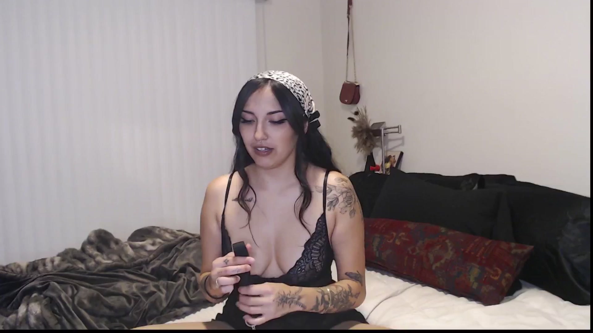 Gallery image thumbnail from Lil_bunniii's myfreecams stream on, 07/09/2025, 06:44 image 7 of 20