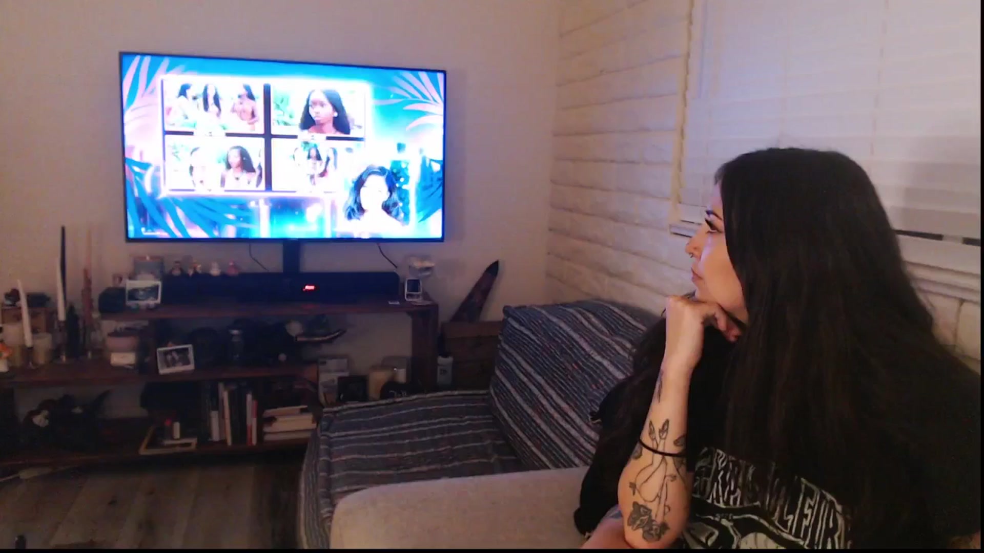 Gallery image thumbnail from Lil_bunniii's myfreecams stream on, 08/26/2025, 06:04 image 12 of 20