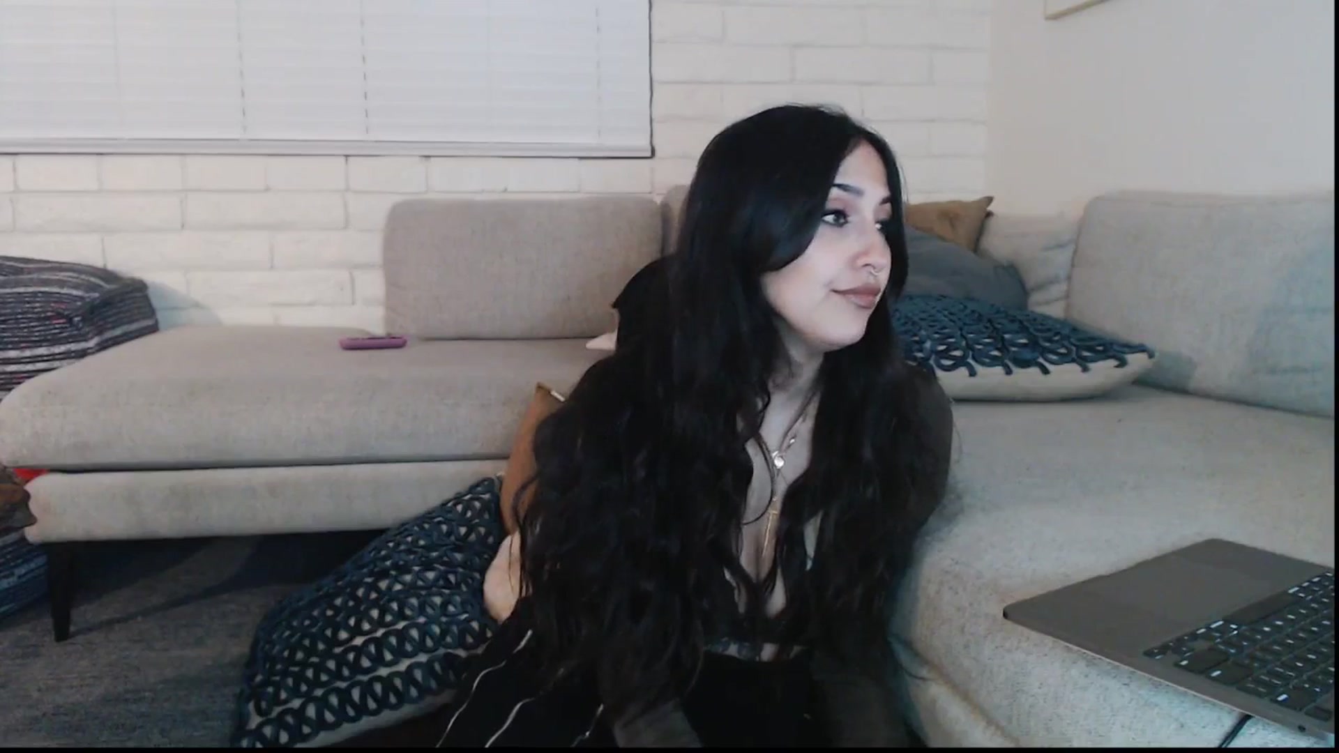 Gallery image thumbnail from Lil_bunniii's myfreecams stream on, 09/06/2025, 07:15 image 15 of 20