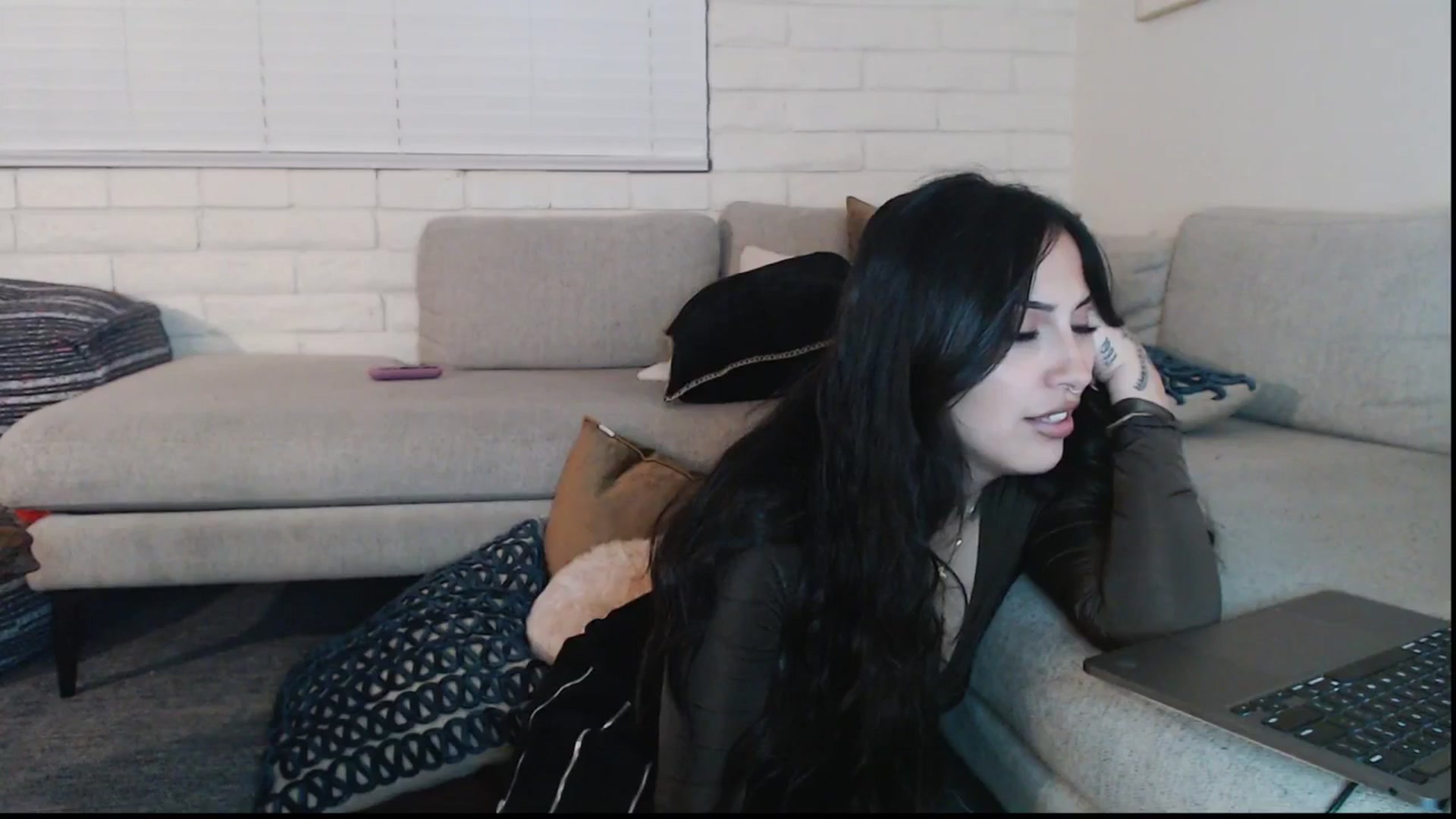 Gallery image thumbnail from Lil_bunniii's myfreecams stream on, 09/06/2025, 07:15 image 7 of 20
