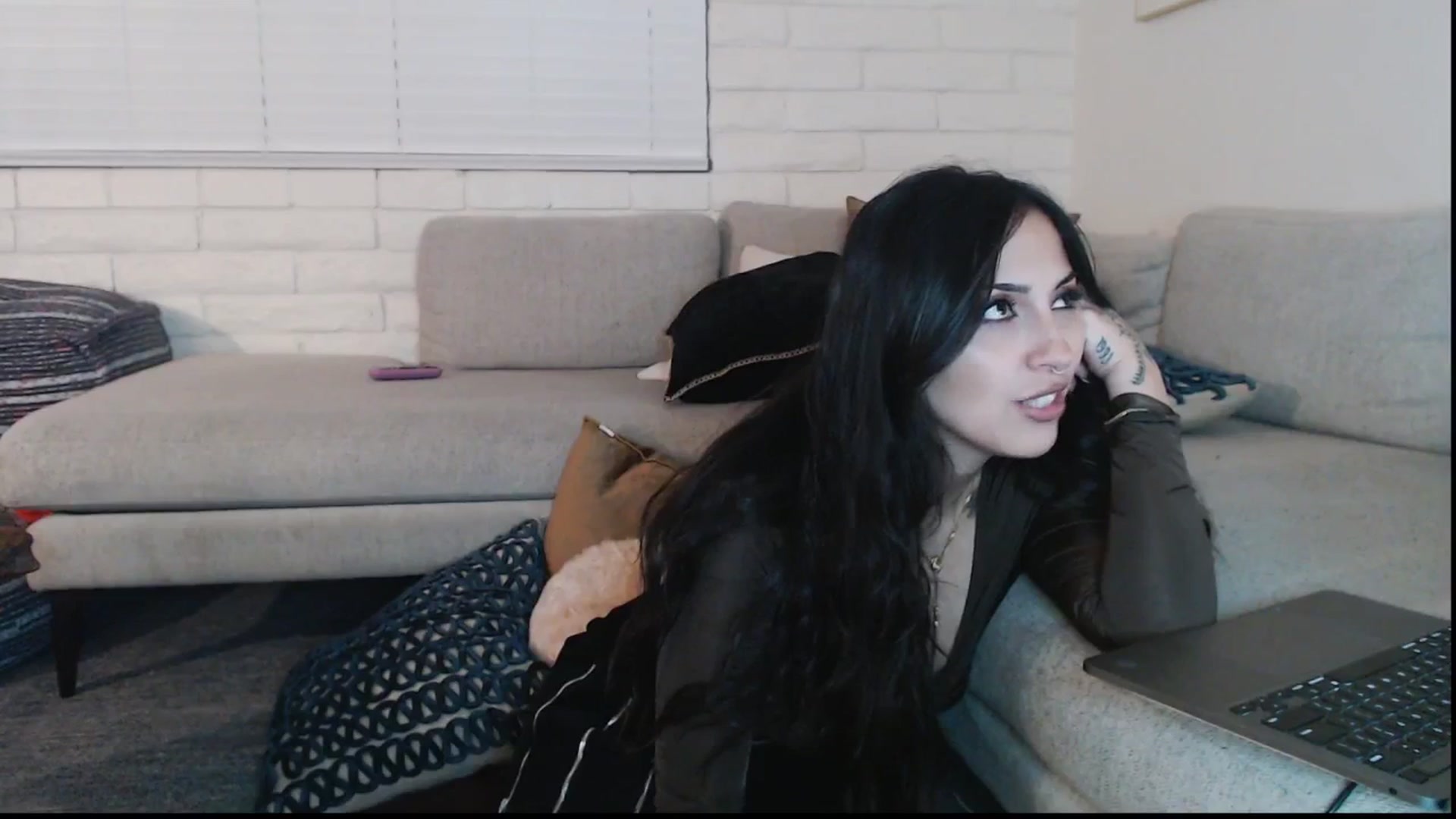 Gallery image thumbnail from Lil_bunniii's myfreecams stream on, 09/06/2025, 07:15 image 6 of 20