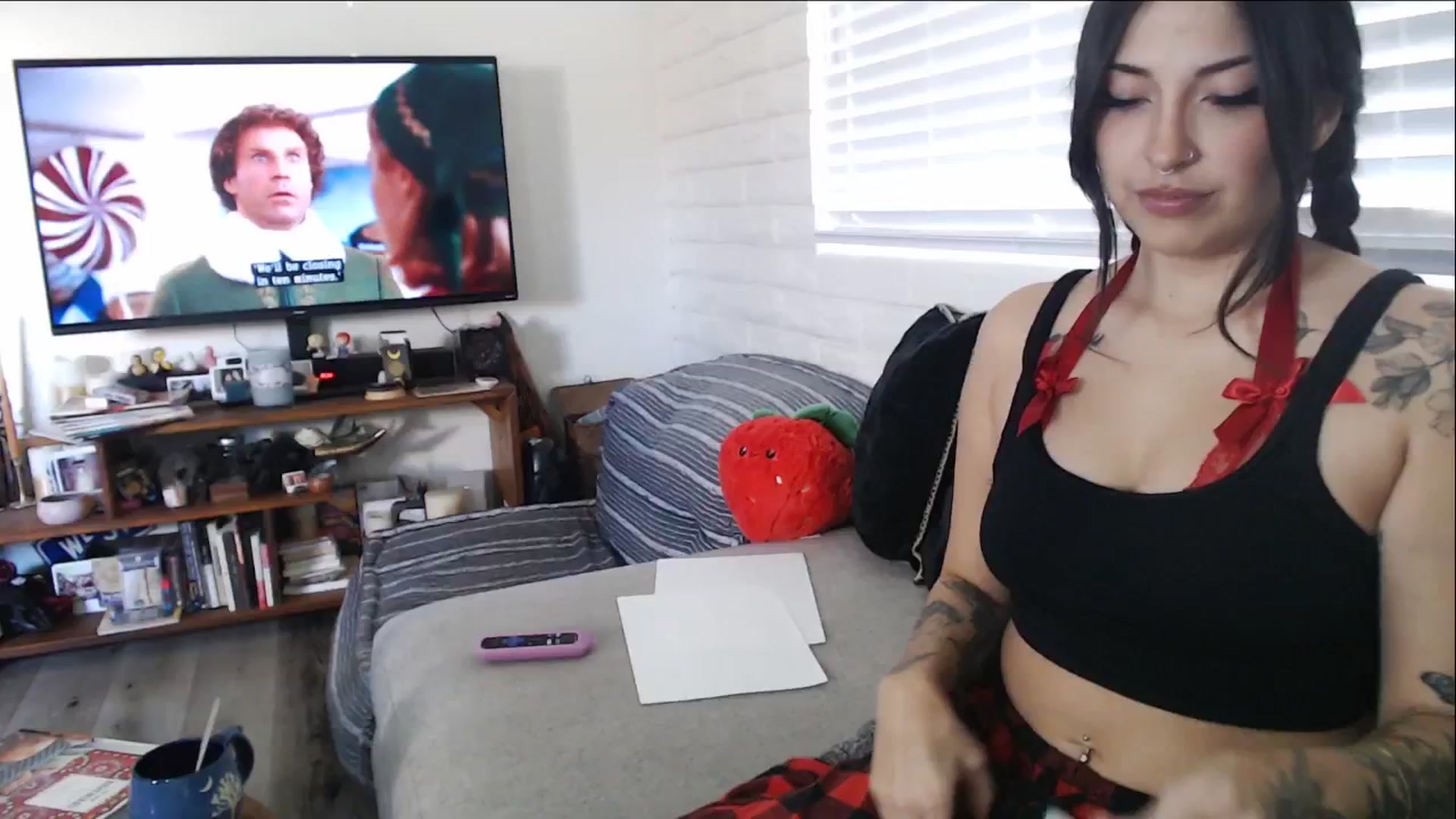 Gallery image thumbnail from Lil_bunniii's myfreecams stream on, 12/08/2025, 24:01 image 2 of 20