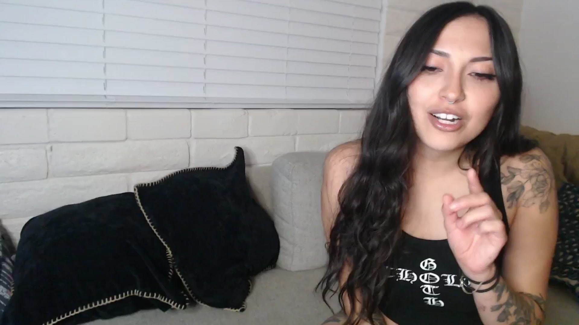 Gallery image thumbnail from Lil_bunniii's myfreecams stream on, 01/16/2026, 07:12 image 14 of 20