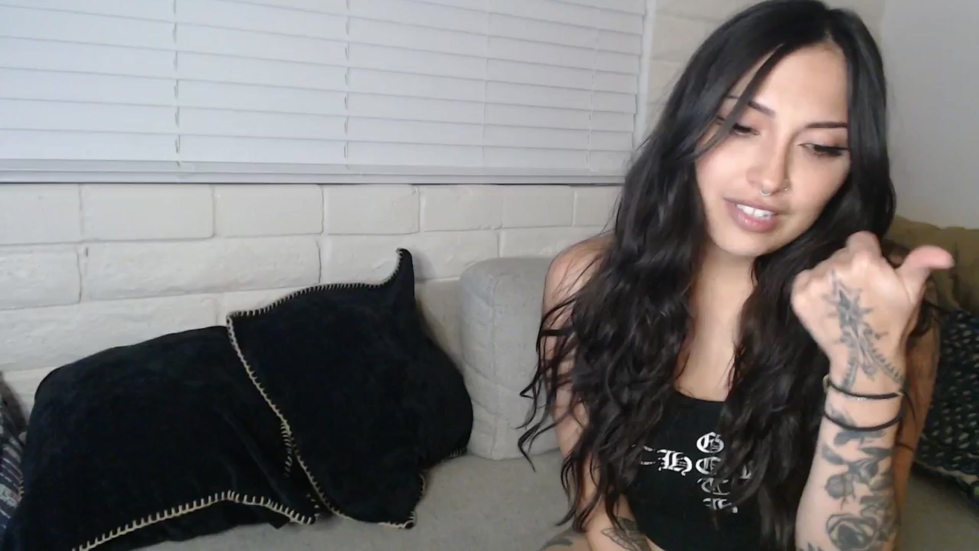 Gallery image thumbnail from Lil_bunniii's myfreecams stream on, 01/16/2026, 07:12 image 10 of 20