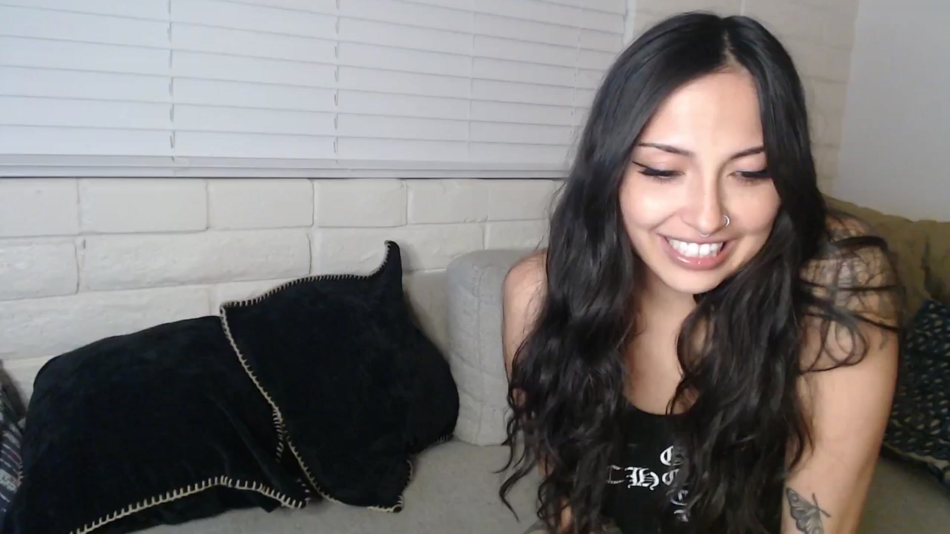 Gallery image thumbnail from Lil_bunniii's myfreecams stream on, 01/16/2026, 07:12 image 12 of 20