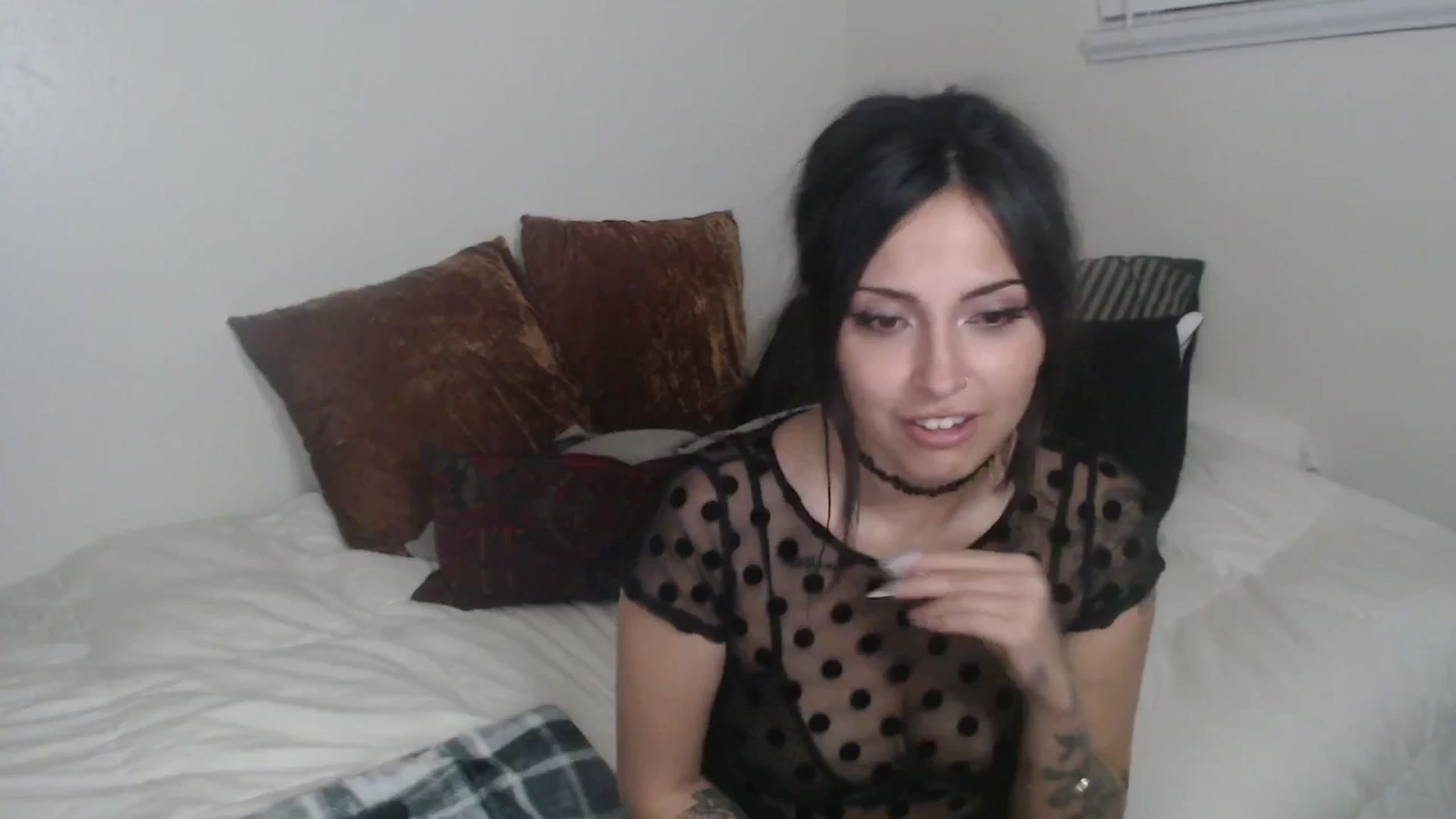 Gallery image thumbnail from Lil_bunniii's myfreecams stream on, 02/01/2026, 08:43 image 15 of 20