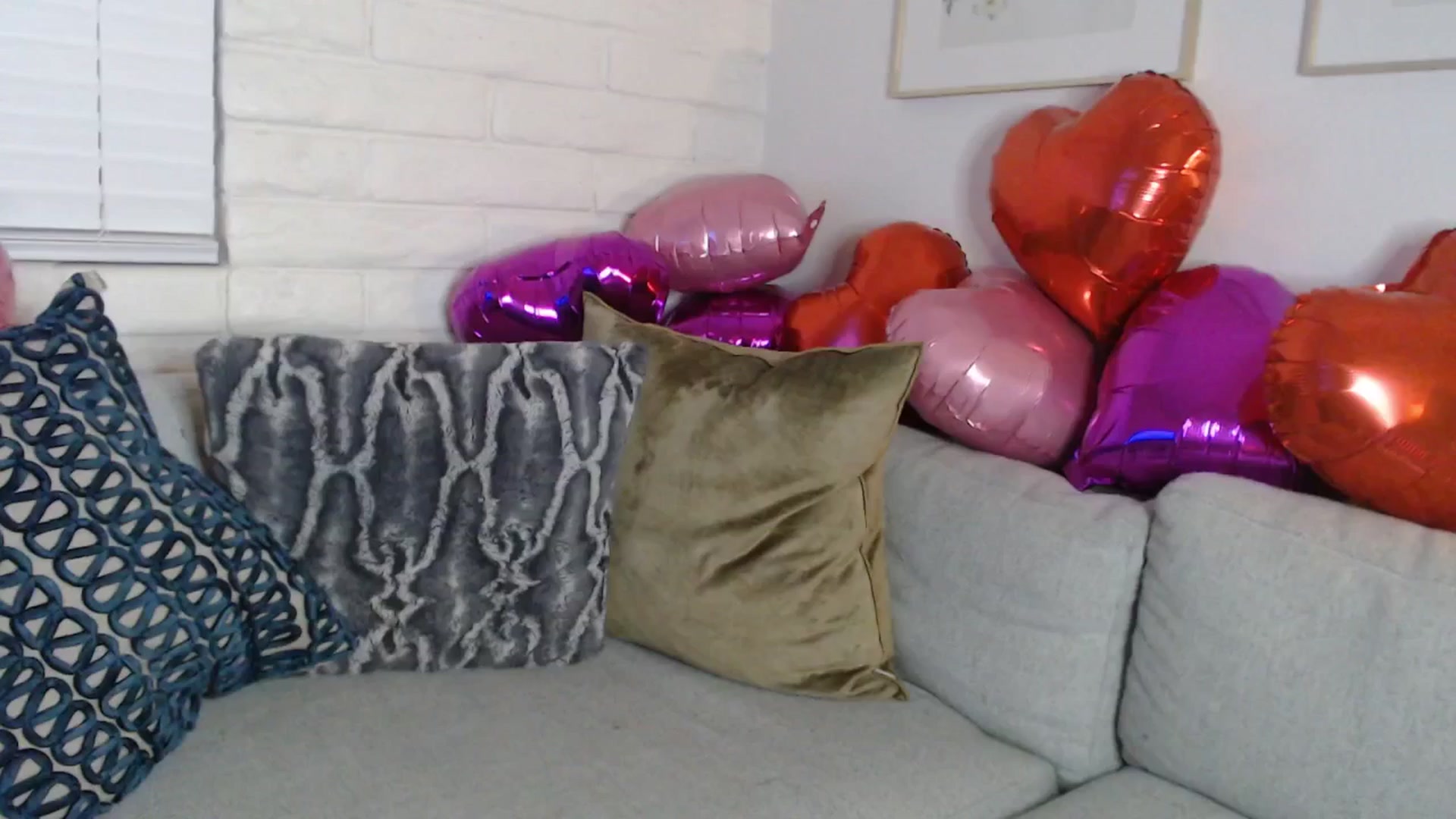Gallery image thumbnail from Lil_bunniii's myfreecams stream on, 02/15/2026, 08:20 image 9 of 20