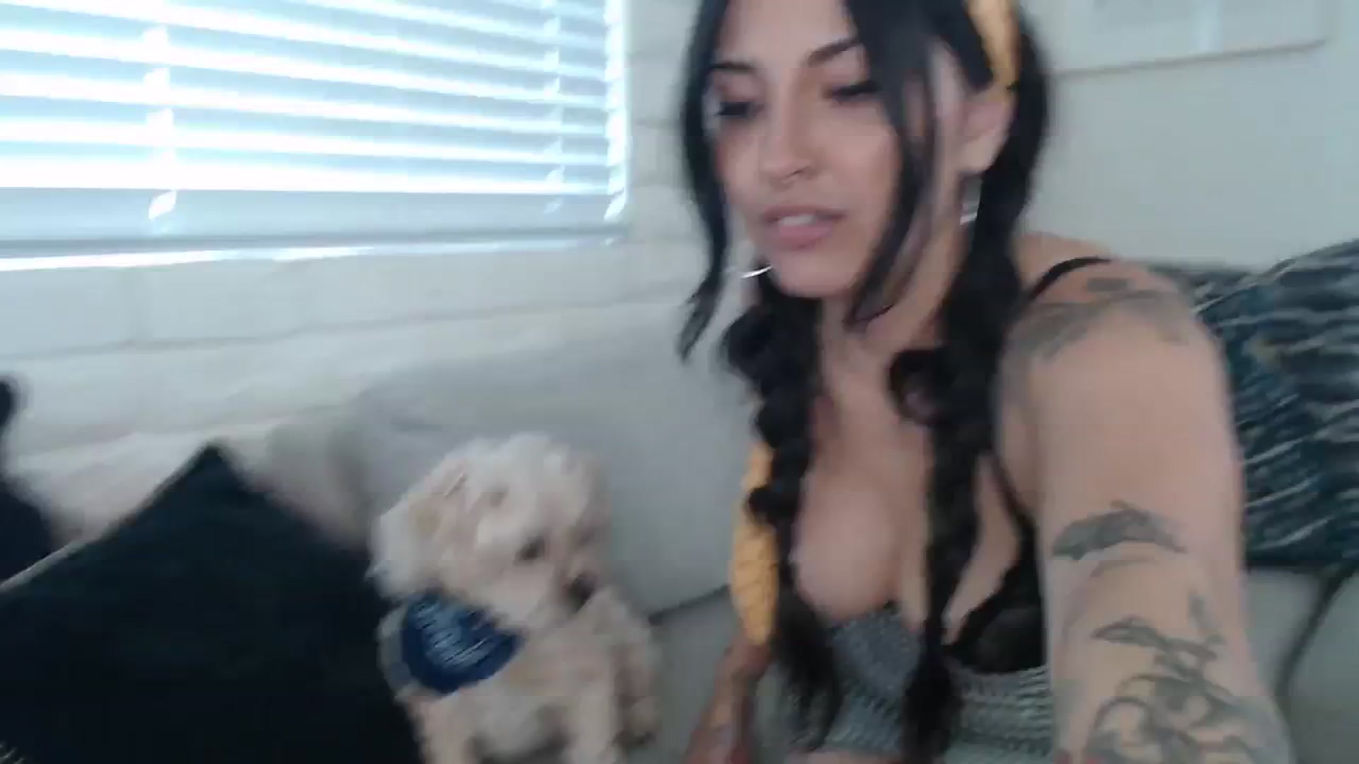 Gallery image thumbnail from Lil_bunniii's myfreecams stream on, 03/16/2026, 24:15 image 18 of 20