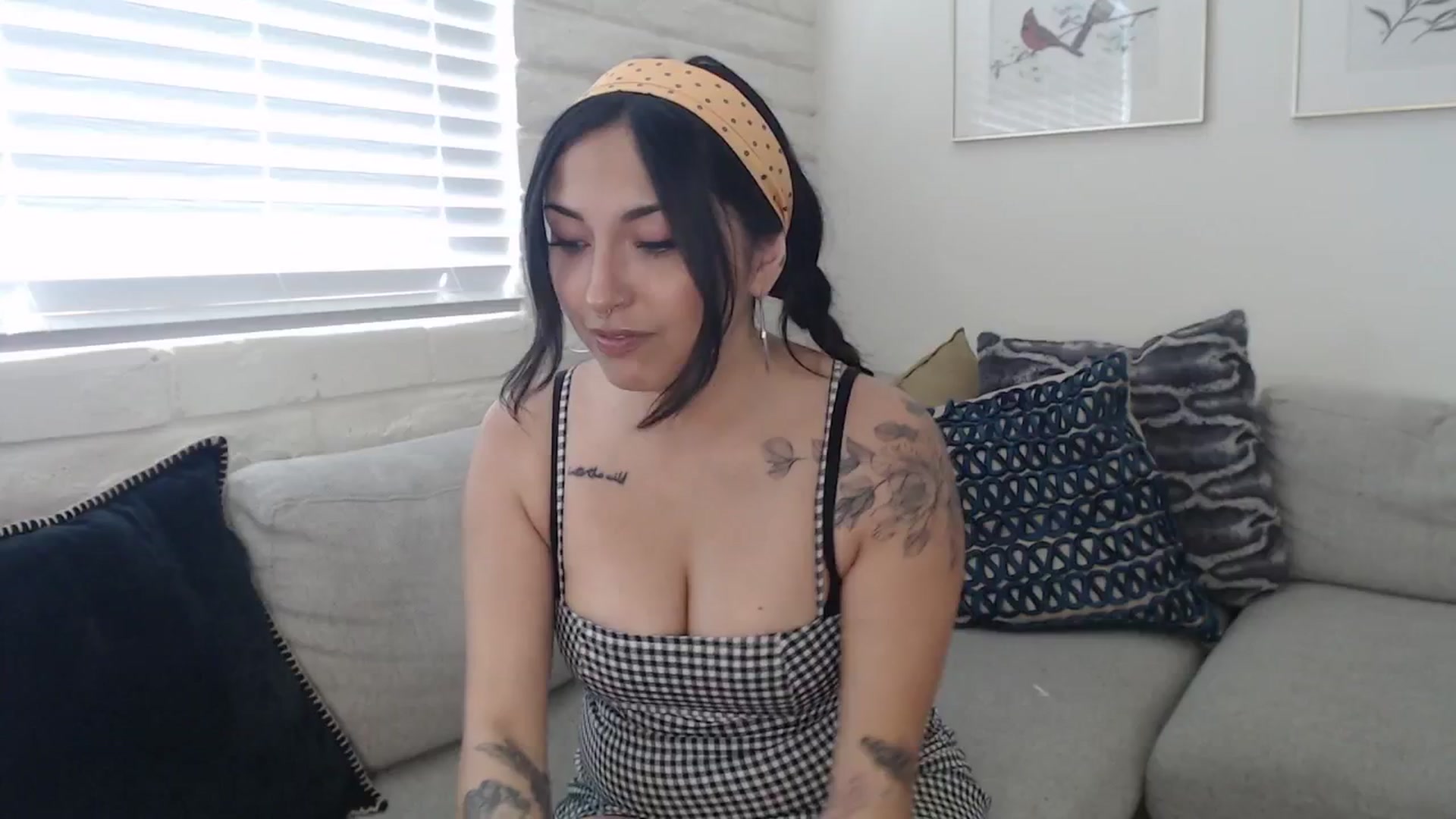 Gallery image thumbnail from Lil_bunniii's myfreecams stream on, 03/16/2026, 24:15 image 3 of 20