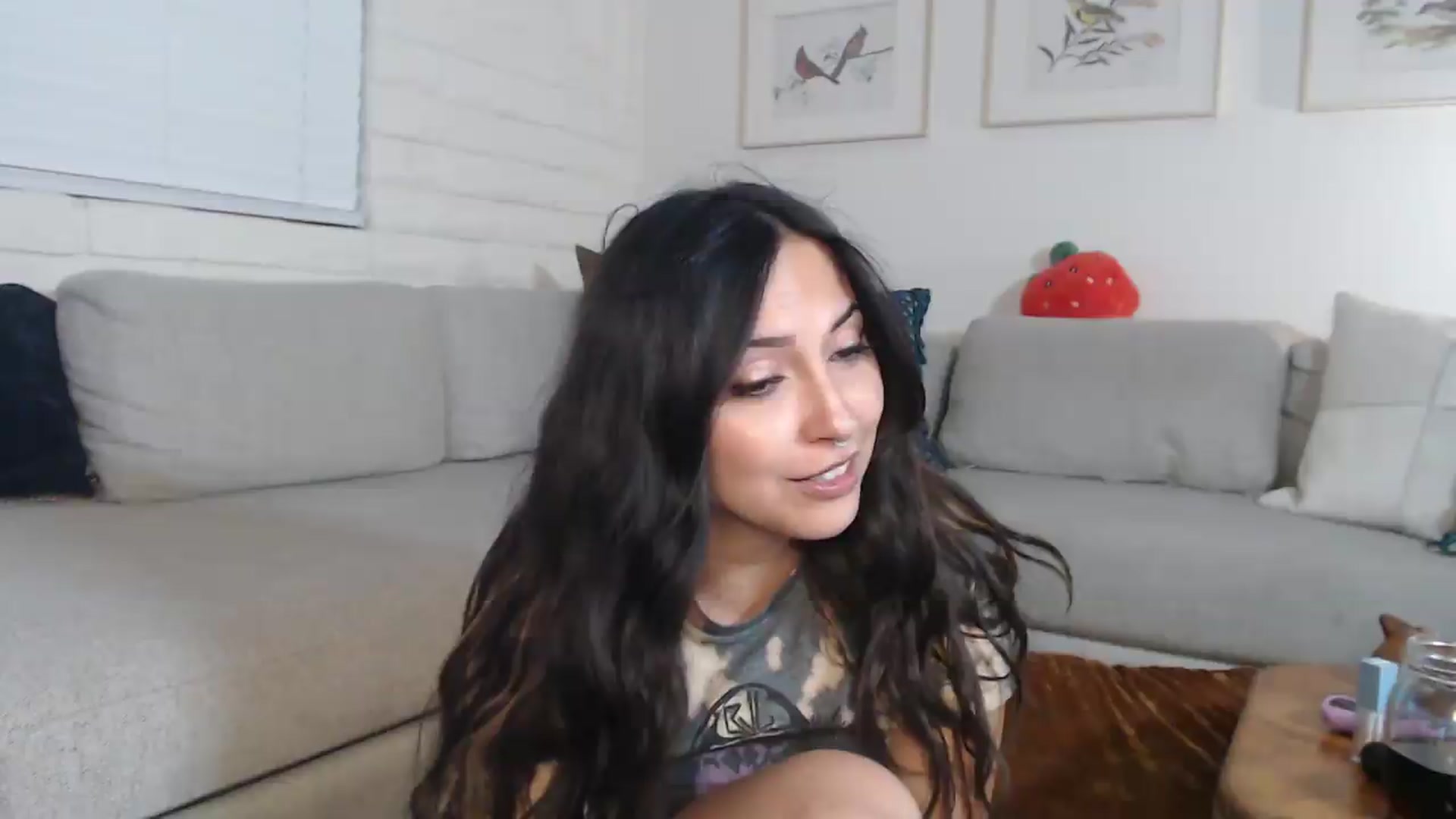 Gallery image thumbnail from Lil_bunniii's myfreecams stream on, 06/20/2026, 07:07 image 16 of 20