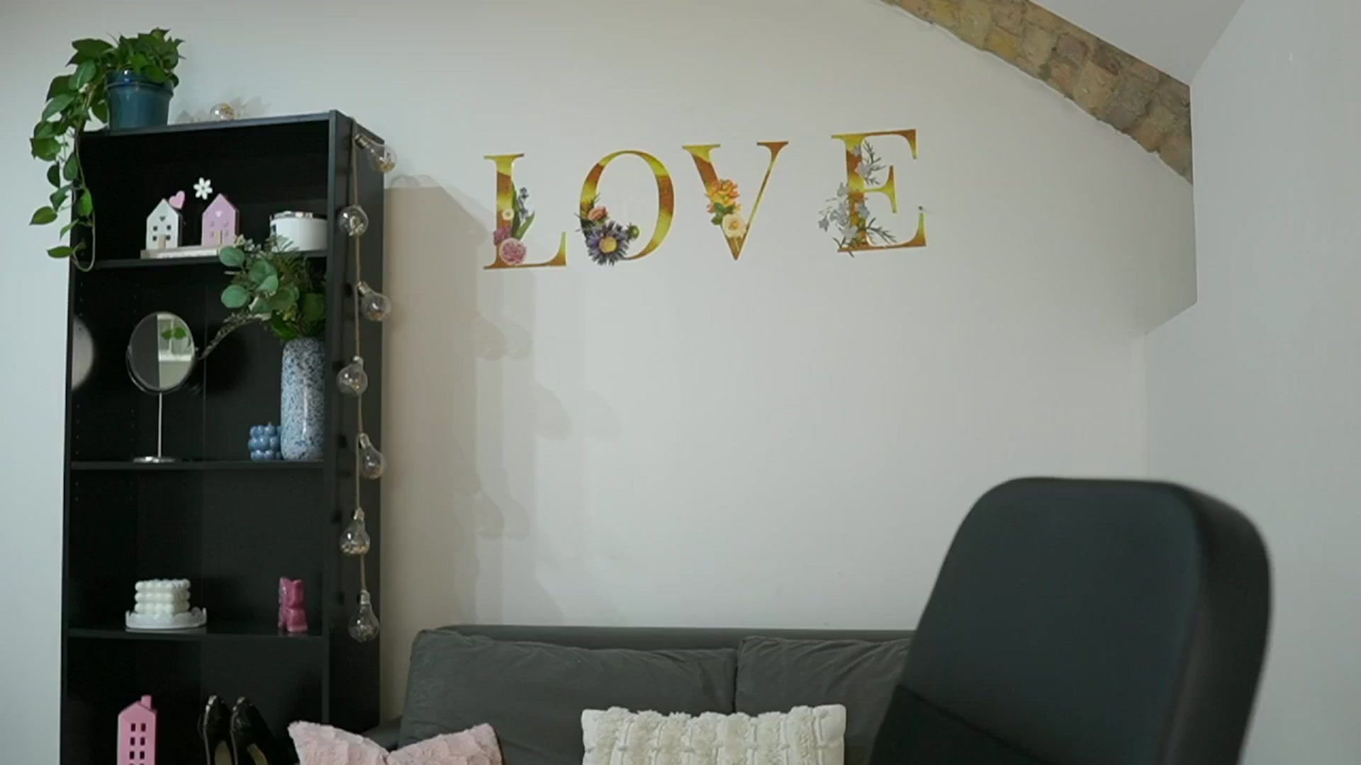 Gallery image thumbnail from Lil_stephanie's myfreecams stream on, 08/08/2024, 17:34 image 10 of 20