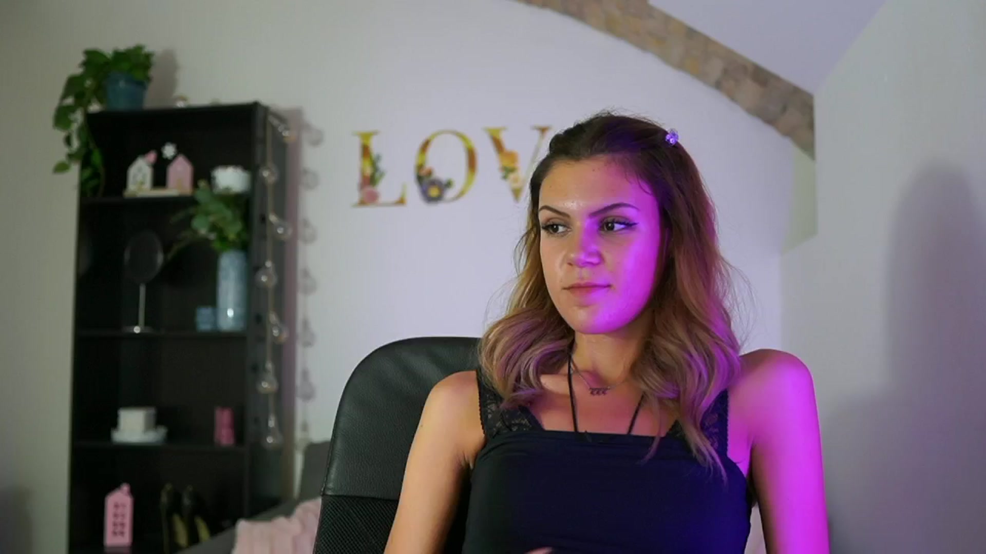 Gallery image thumbnail from Lil_stephanie's myfreecams stream on, 08/31/2024, 18:02 image 9 of 20