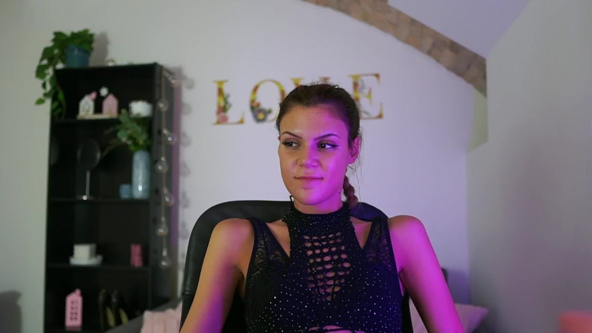 Gallery image thumbnail from Lil_stephanie's myfreecams stream on, 09/01/2024, 18:03 image 4 of 20