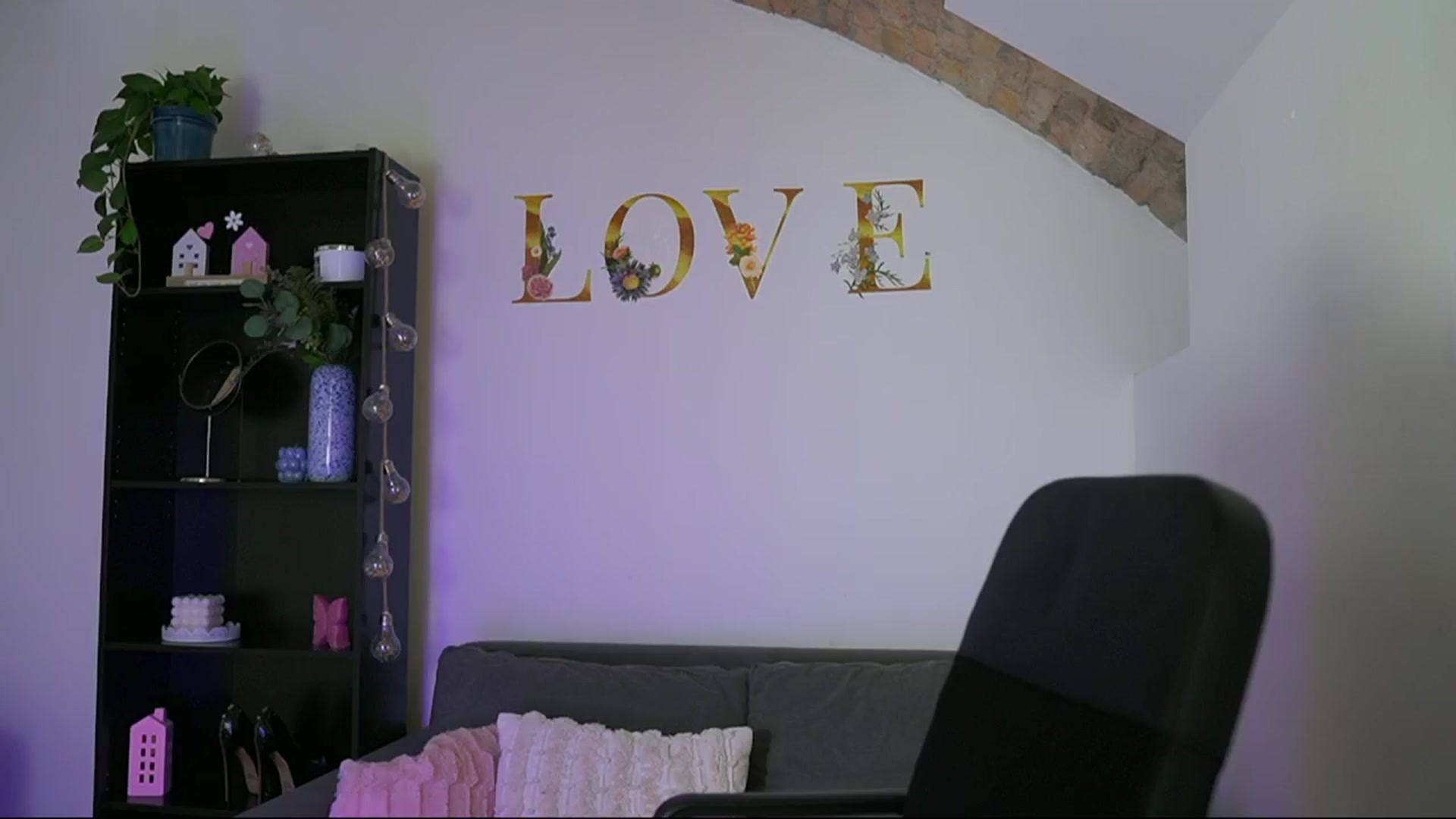 Gallery image thumbnail from Lil_stephanie's myfreecams stream on, 09/25/2024, 12:40 image 9 of 20
