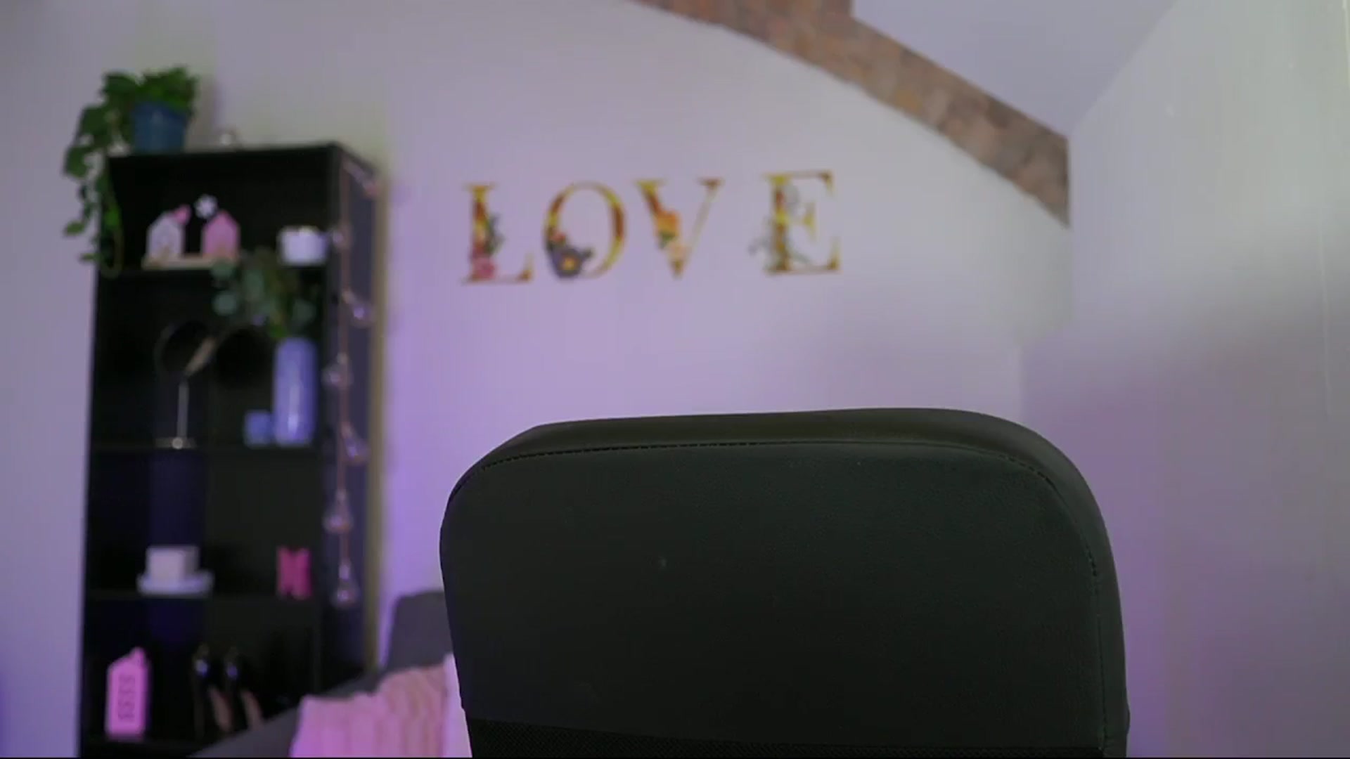 Gallery image thumbnail from Lil_stephanie's myfreecams stream on, 09/30/2024, 10:02 image 3 of 20
